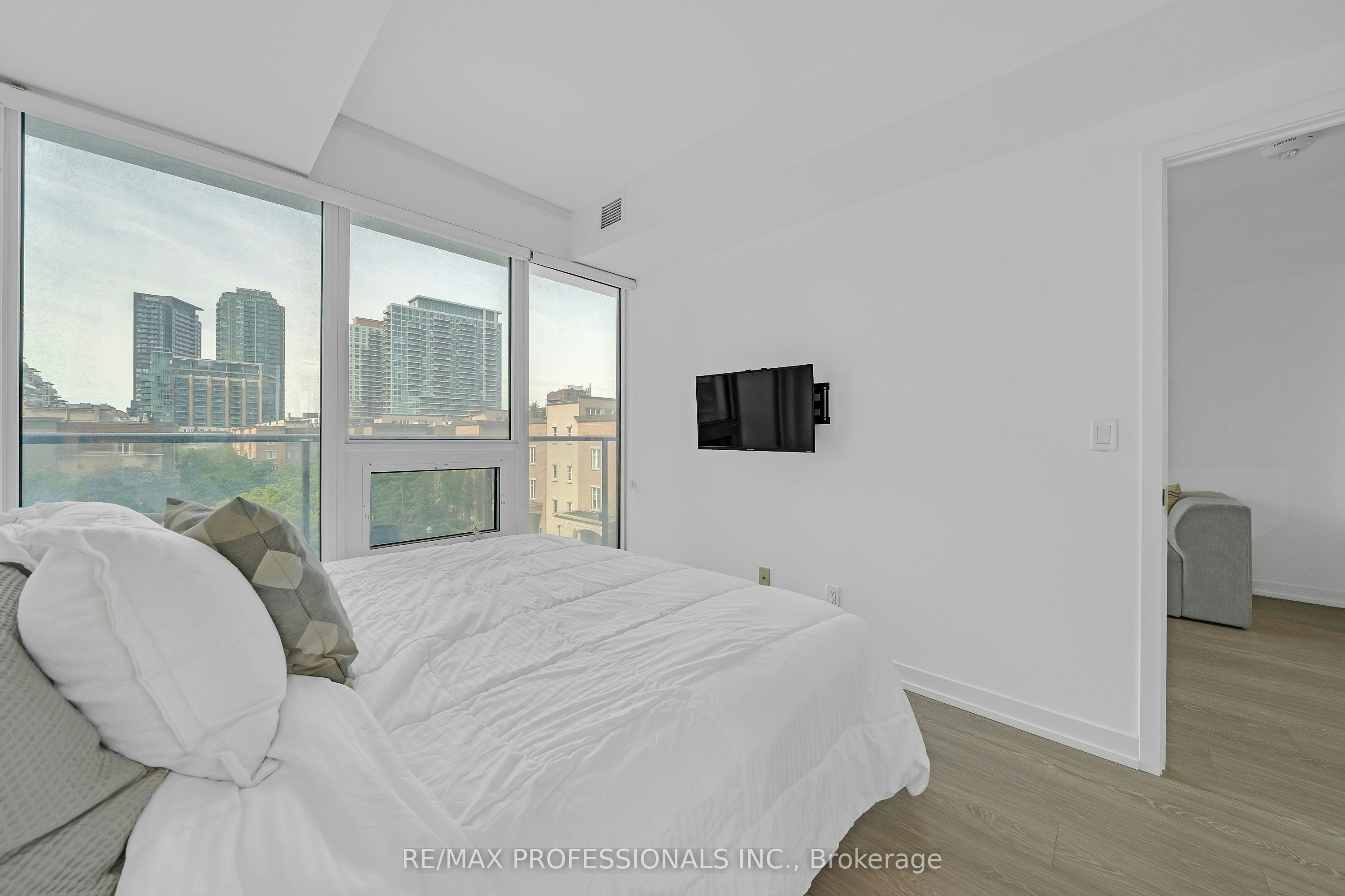 311-19 Western Battery Road, Toronto, ON, M6K 3S4 - 37