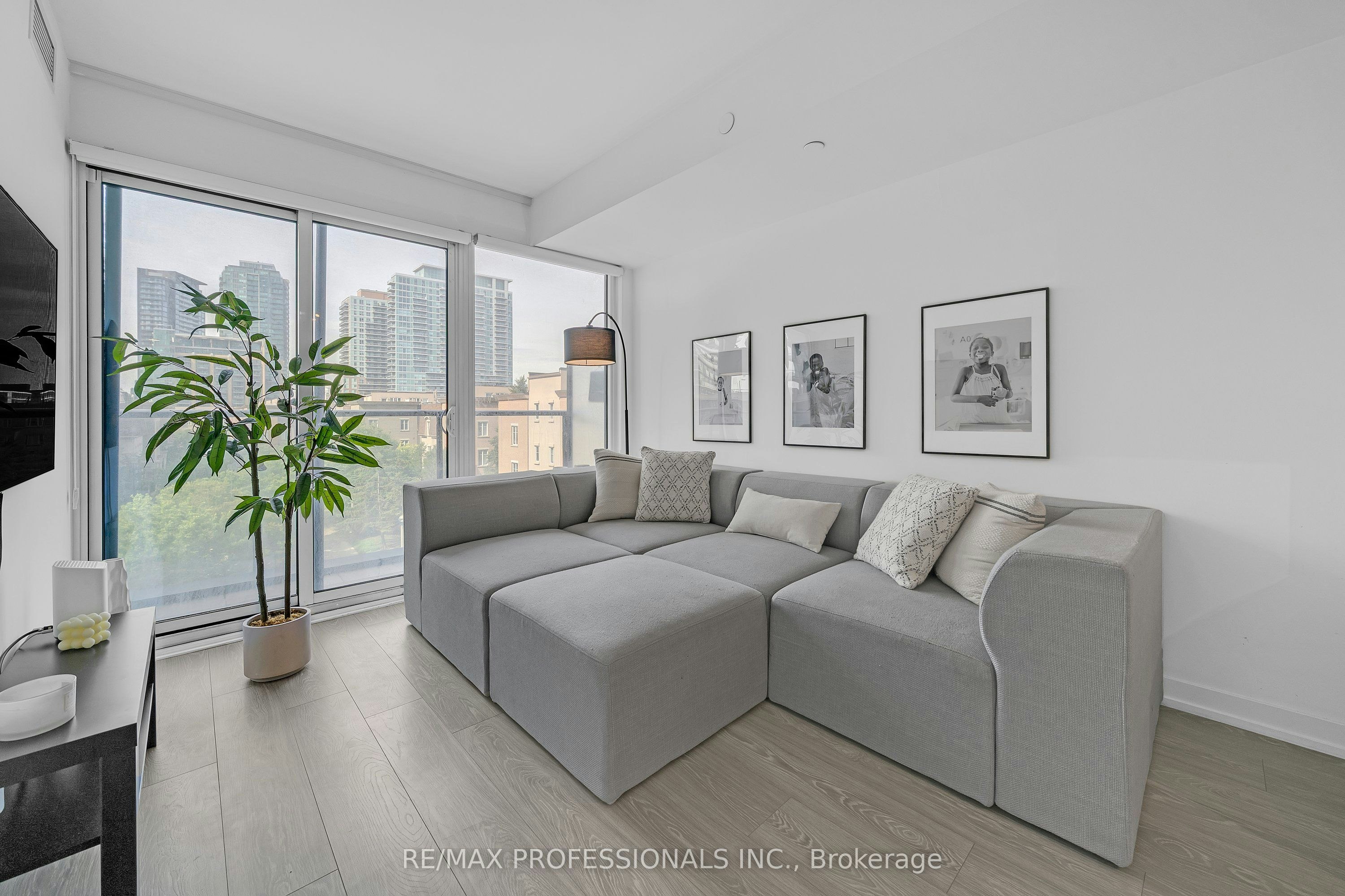 311-19 Western Battery Road, Toronto, ON, M6K 3S4 - 5