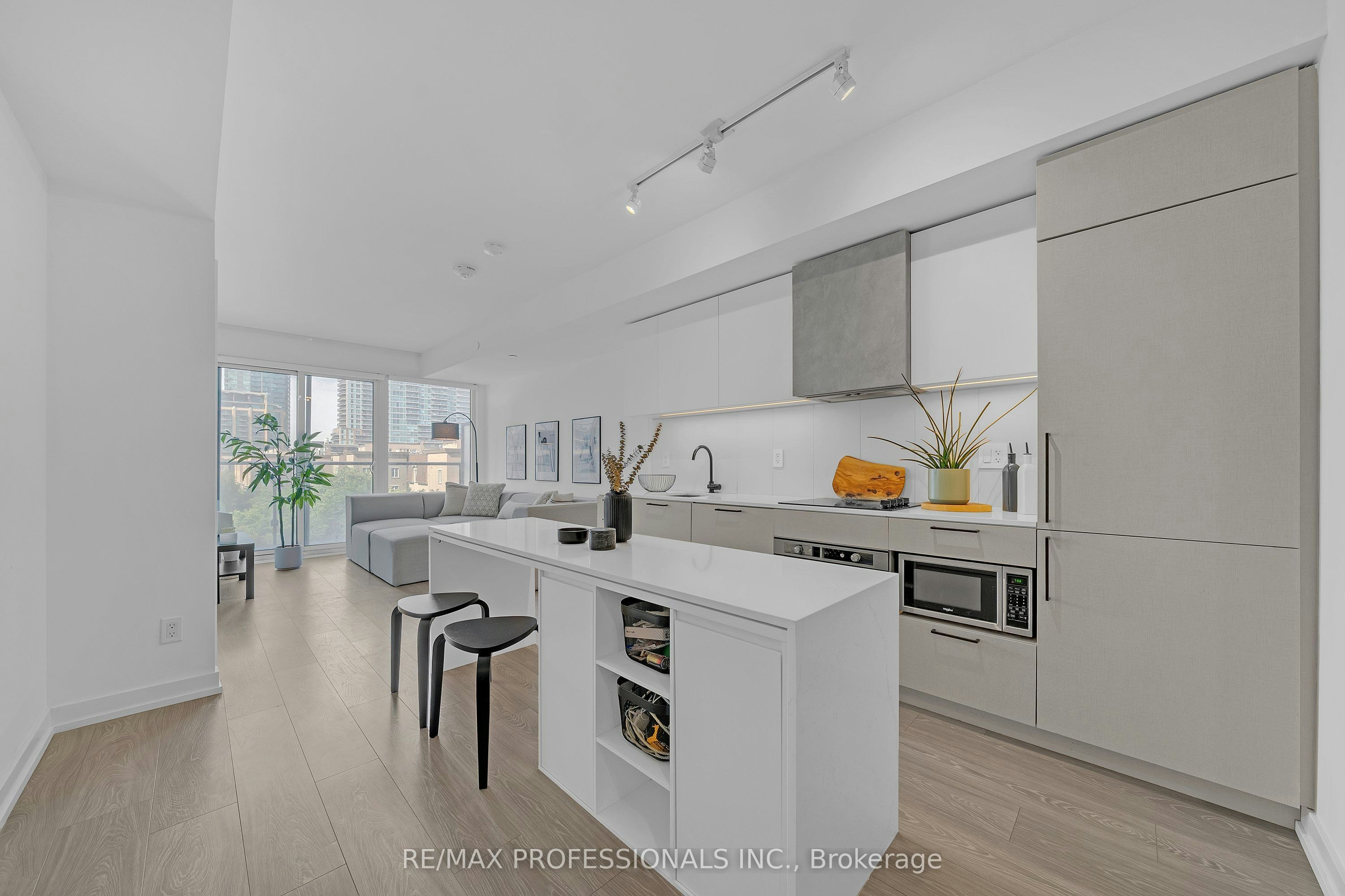 311-19 Western Battery Road, Toronto, ON, M6K 3S4 - 2
