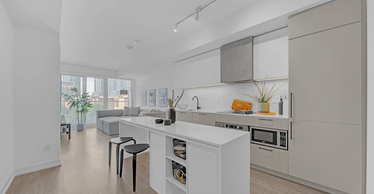 311-19 Western Battery Road, Toronto, ON, M6K 3S4 - 2