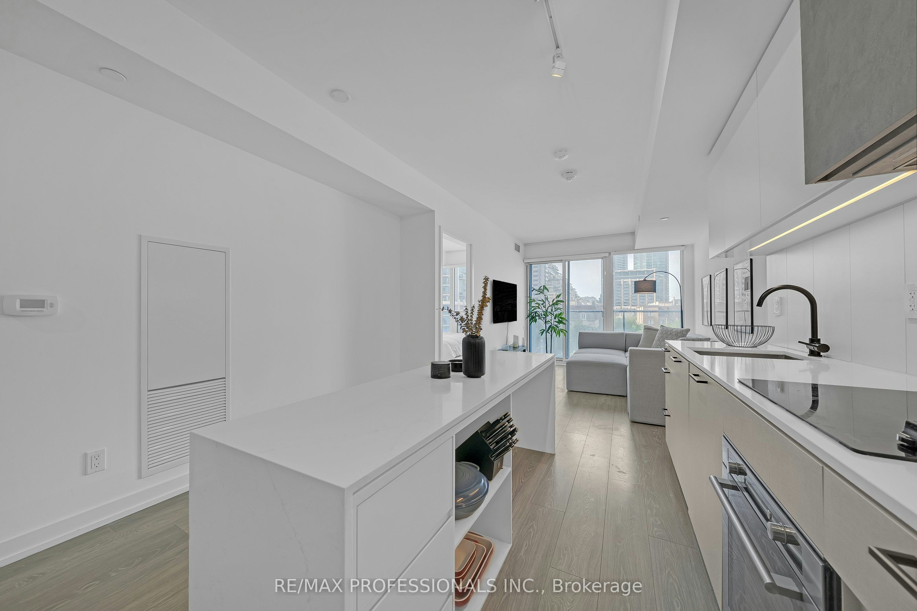 311-19 Western Battery Road, Toronto, ON, M6K 3S4 - 32