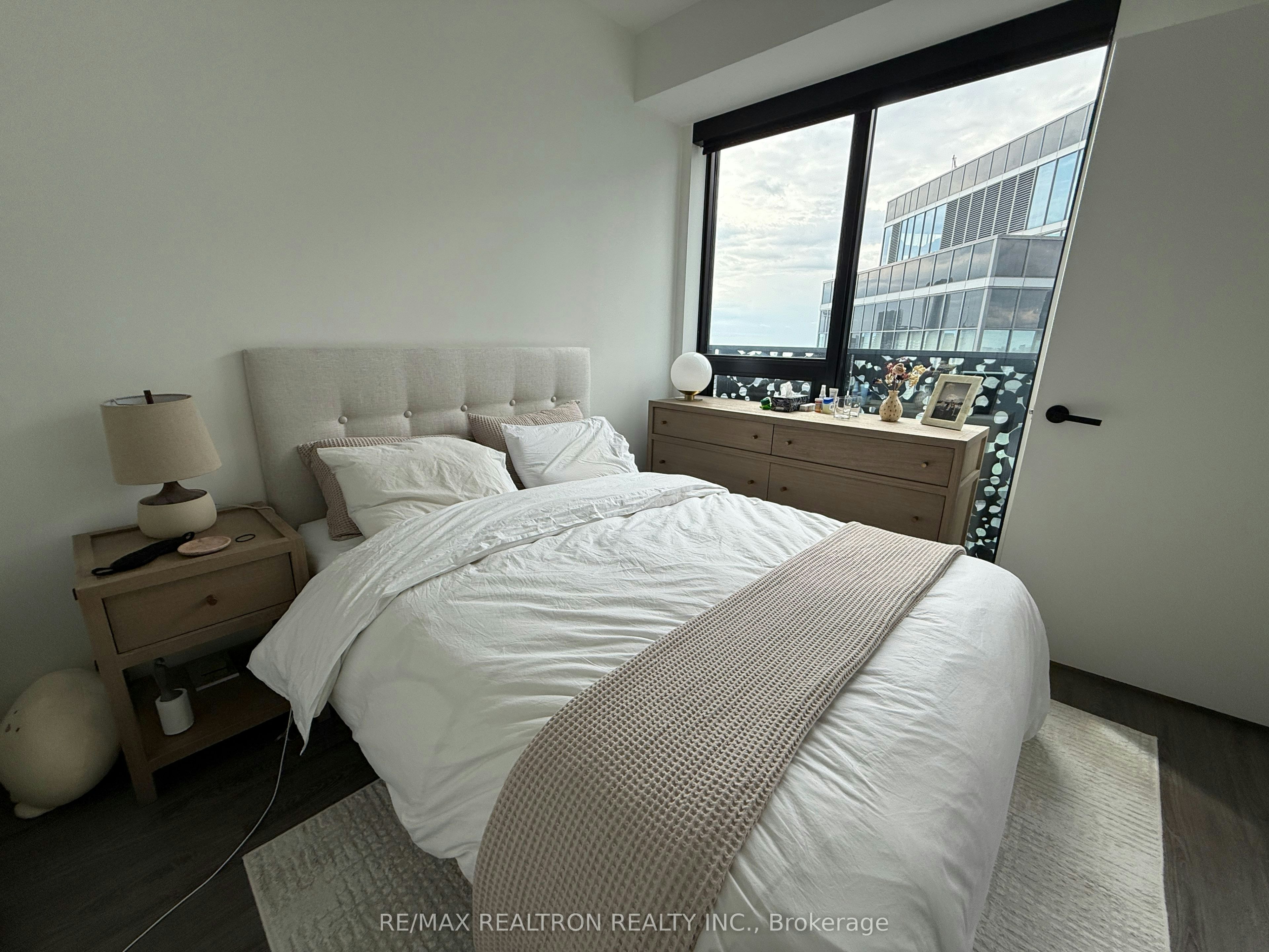 4706-55 Charles Street E, Toronto, ON, M4Y 0J1 - 5