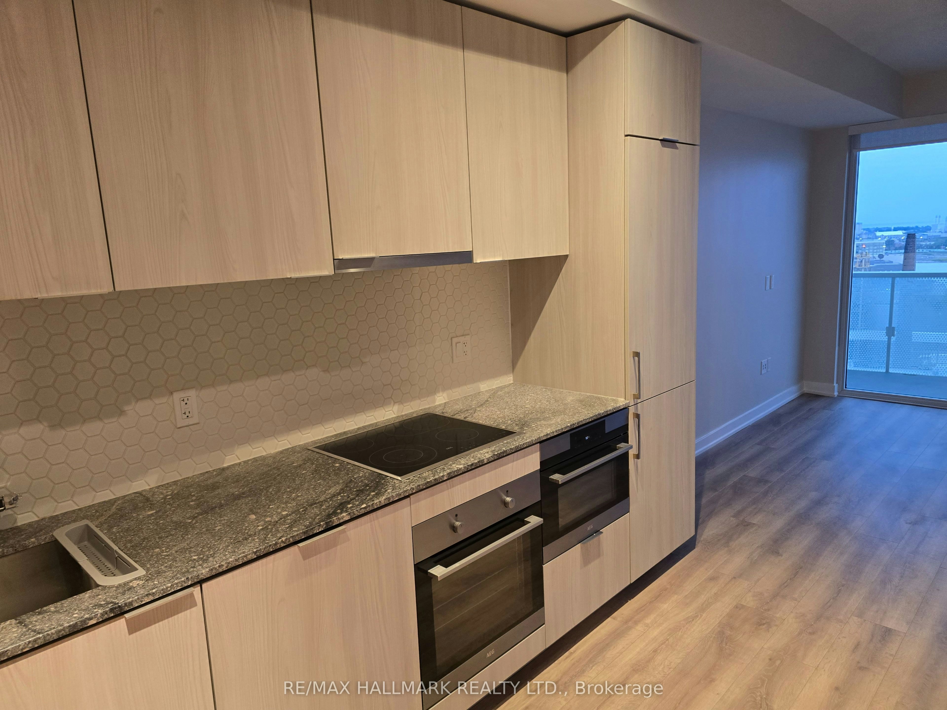 2210-15 Queens Quay E, Toronto, ON, M5E 0A4 - 5