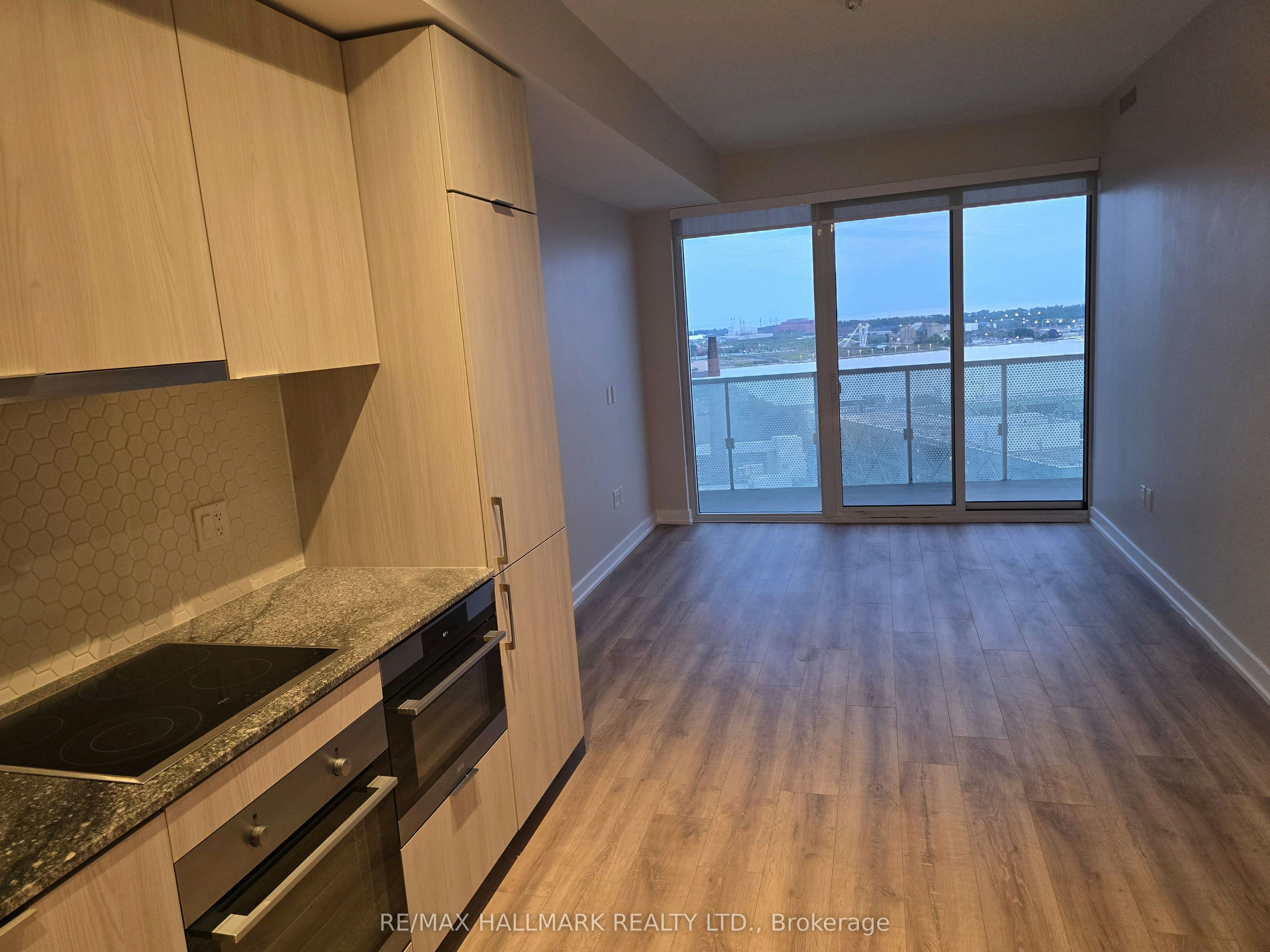 2210-15 Queens Quay E, Toronto, ON, M5E 0A4 - 4