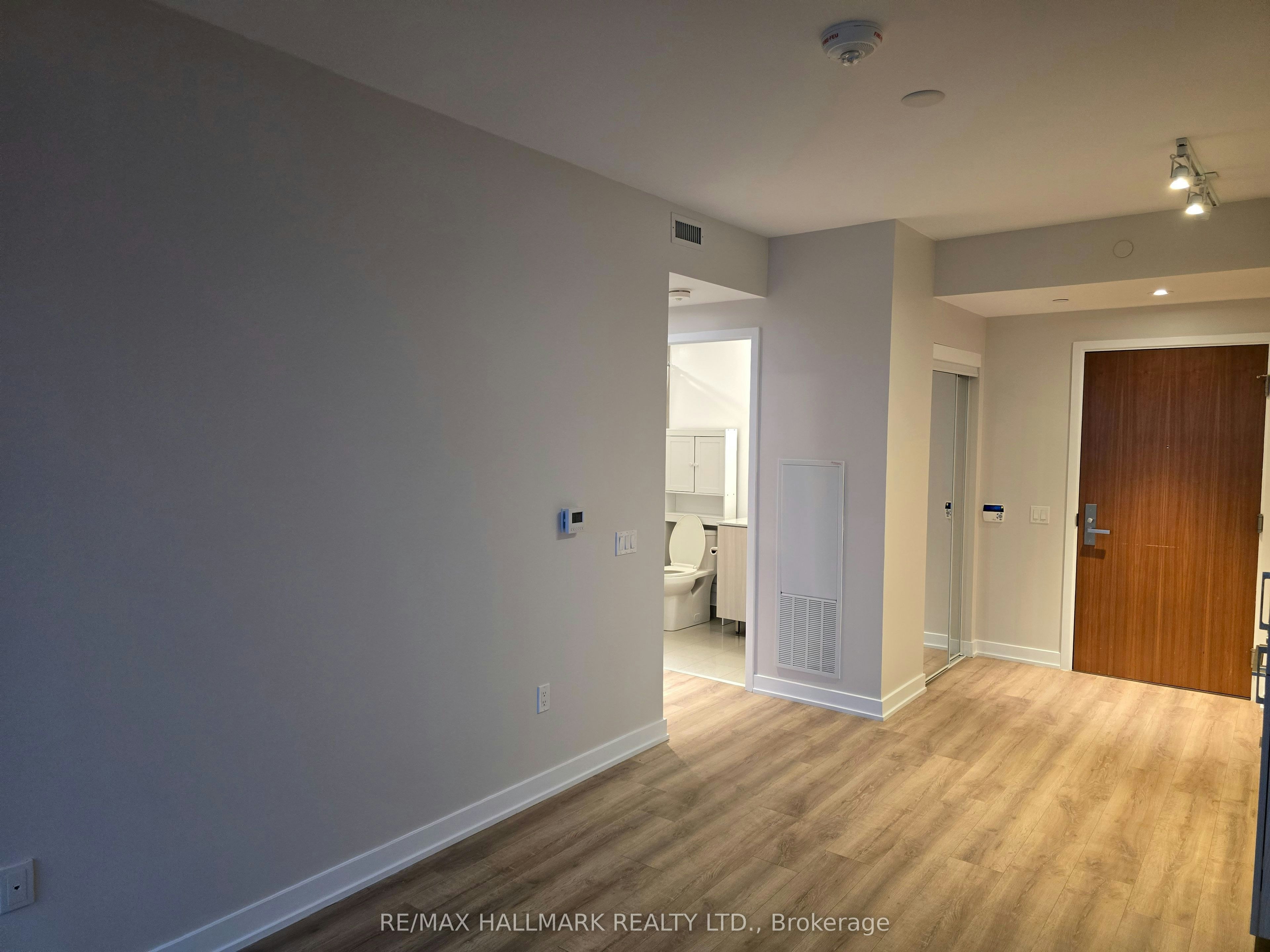 2210-15 Queens Quay E, Toronto, ON, M5E 0A4 - 3