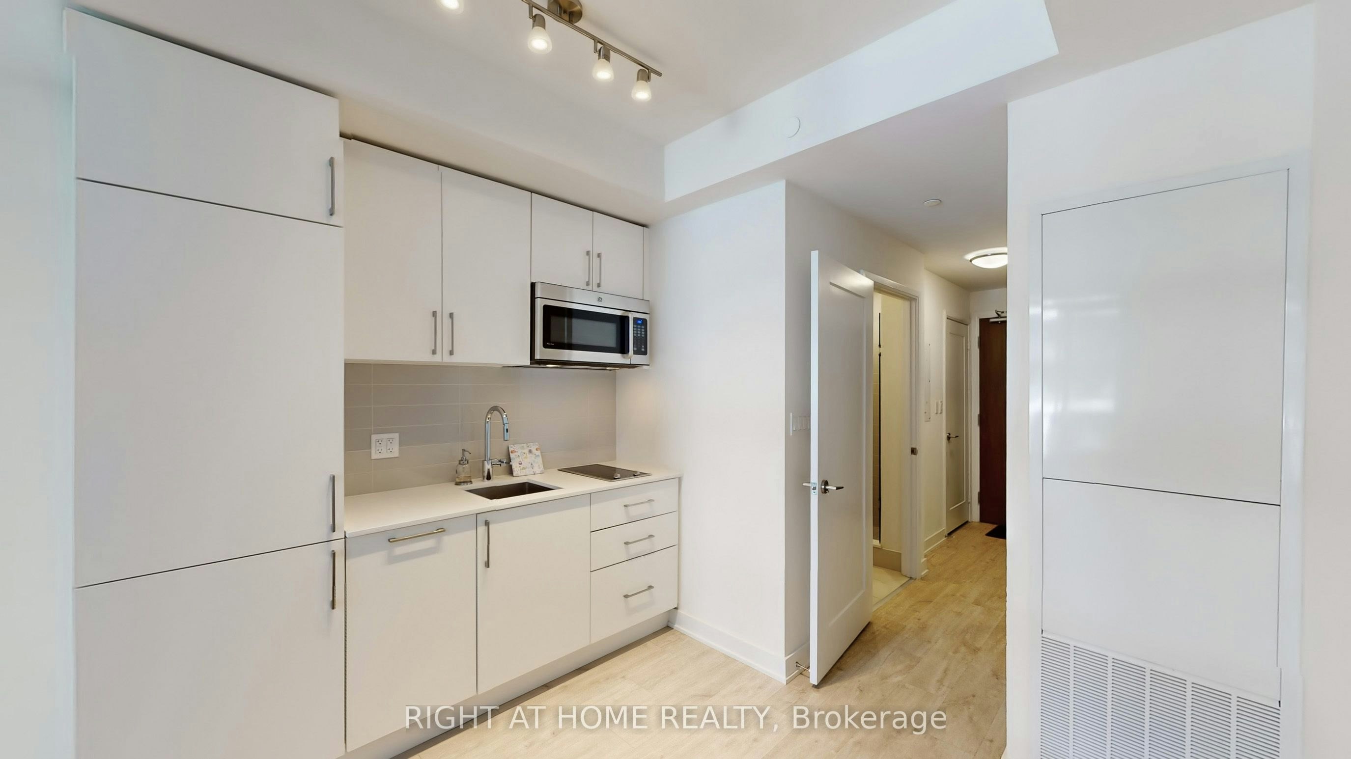 909-576 Front Street W, Toronto, ON, M5V 1C1 - 13