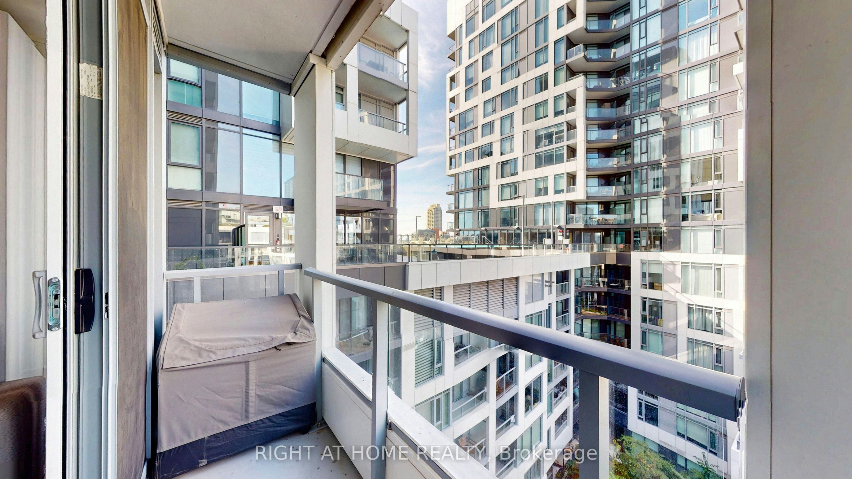909-576 Front Street W, Toronto, ON, M5V 1C1 - 22