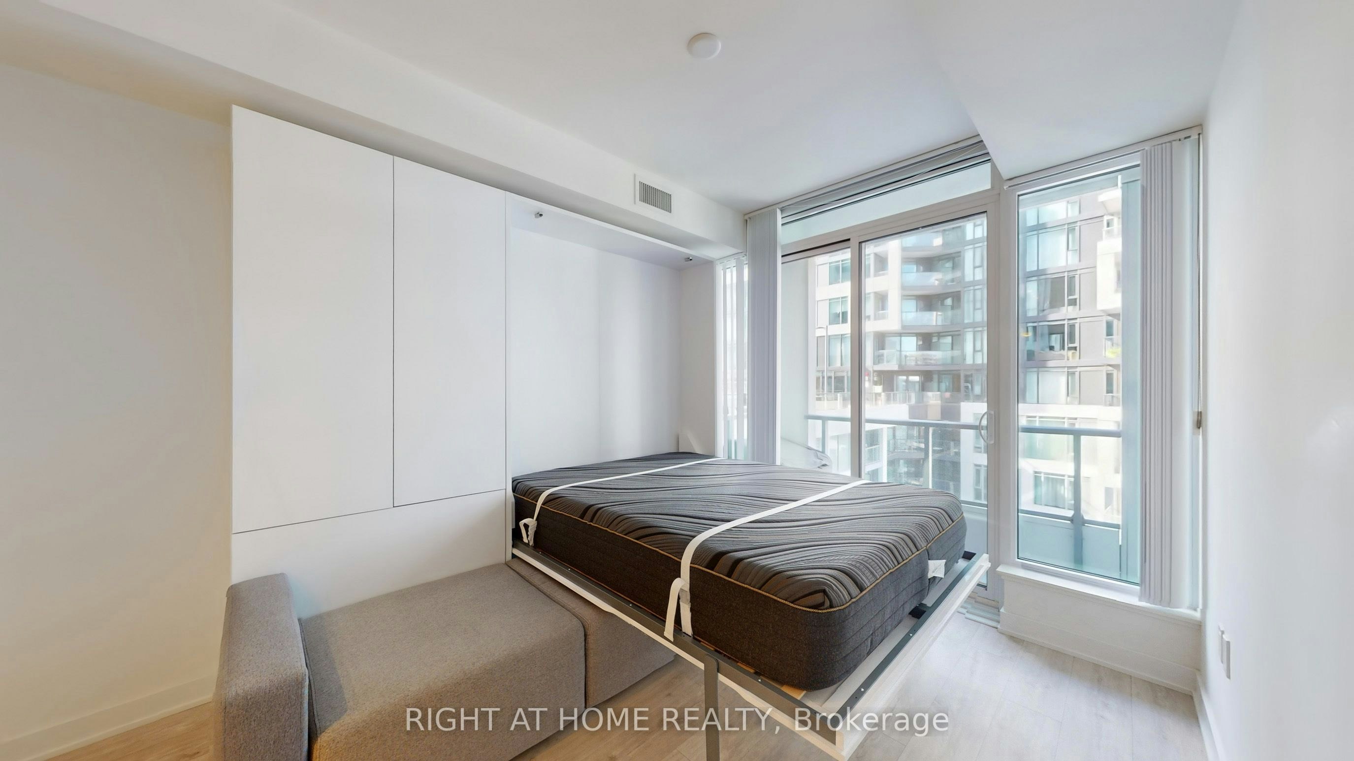 909-576 Front Street W, Toronto, ON, M5V 1C1 - 9