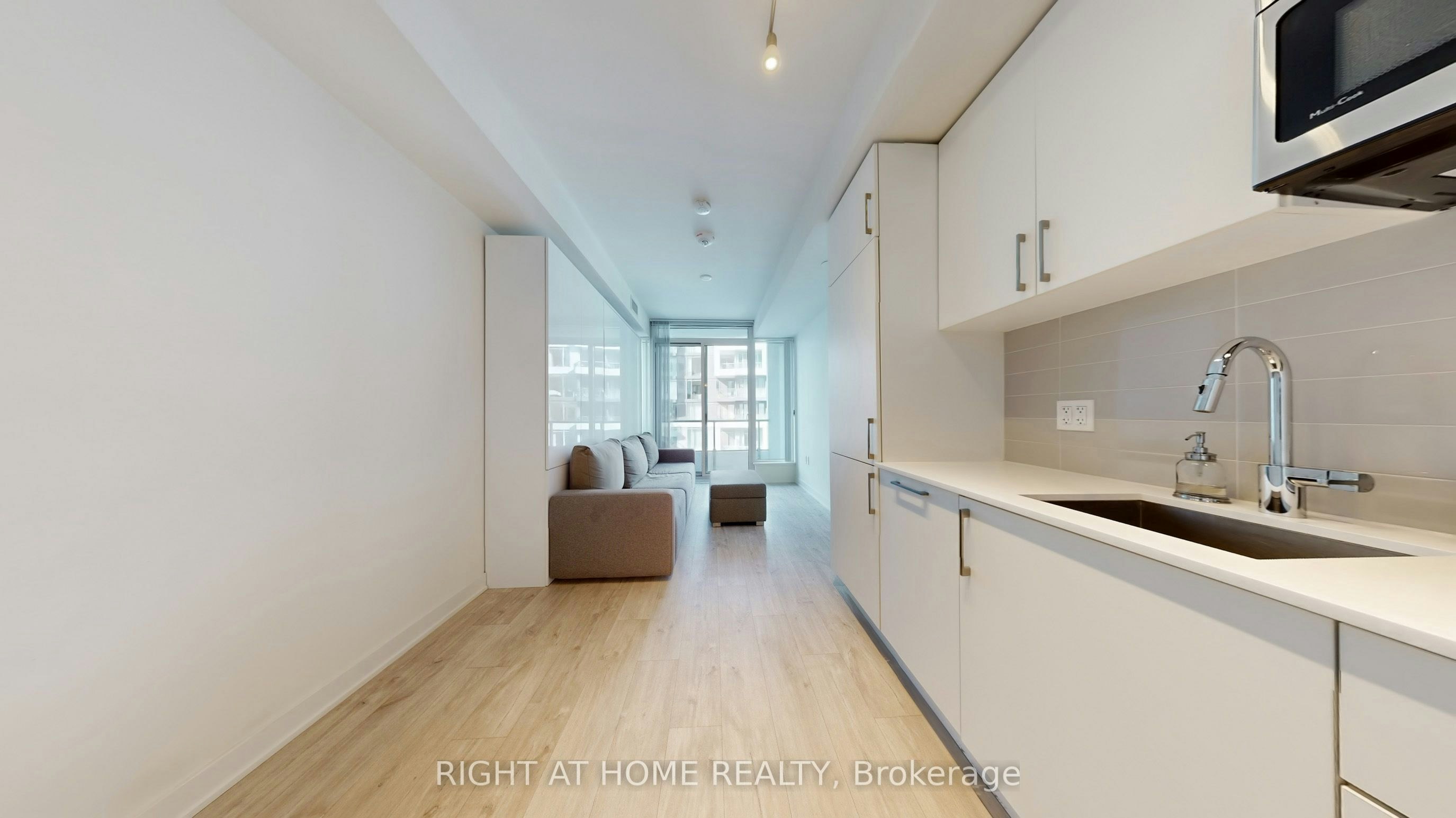 909-576 Front Street W, Toronto, ON, M5V 1C1 - 16