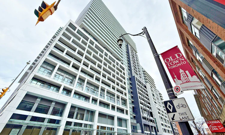 946-121 Lower Sherbourne Street