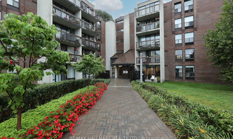 415-20 Fashion Roseway N/A
