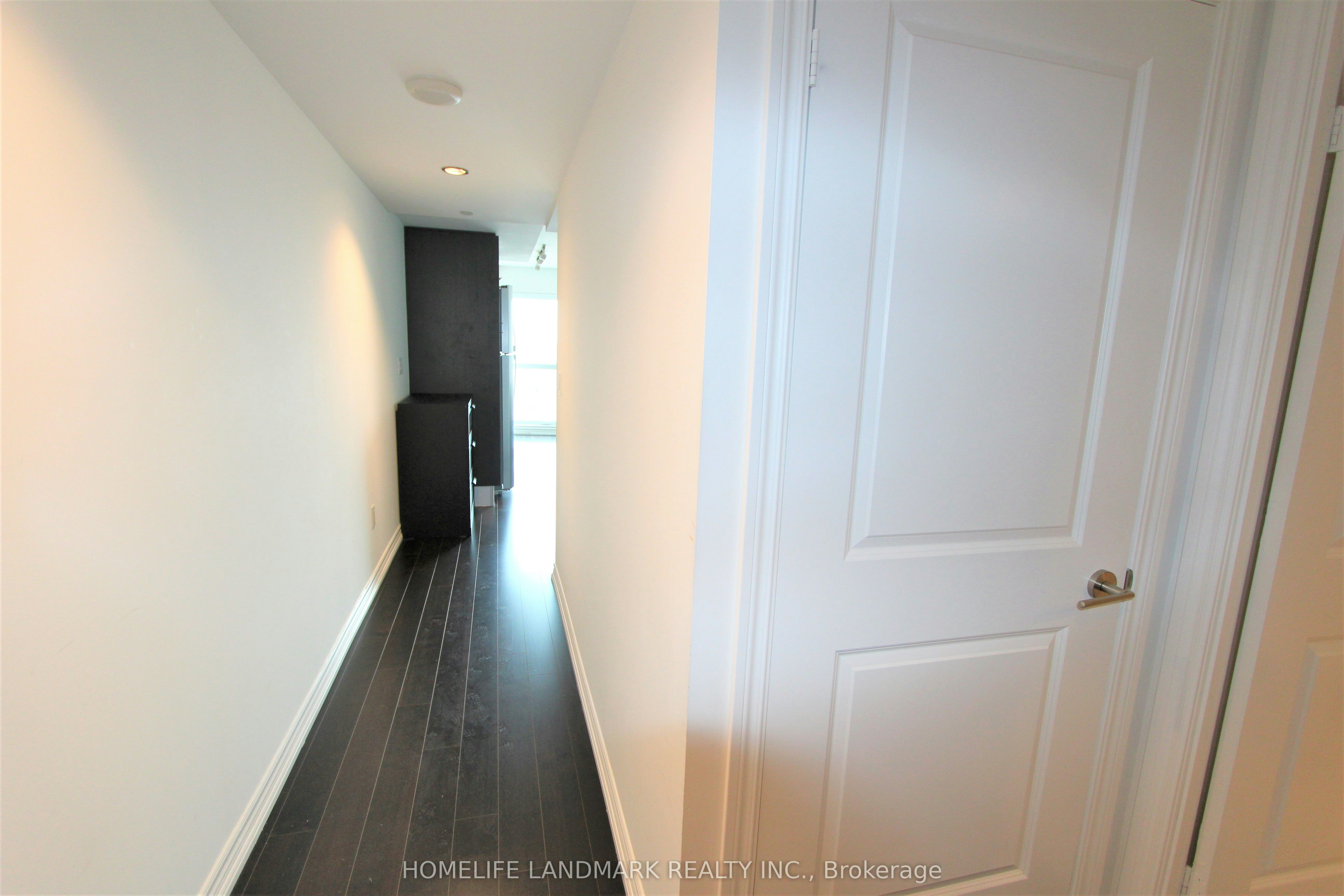 2106-386 Yonge Street, Toronto, ON, M5B 0A5 - 2