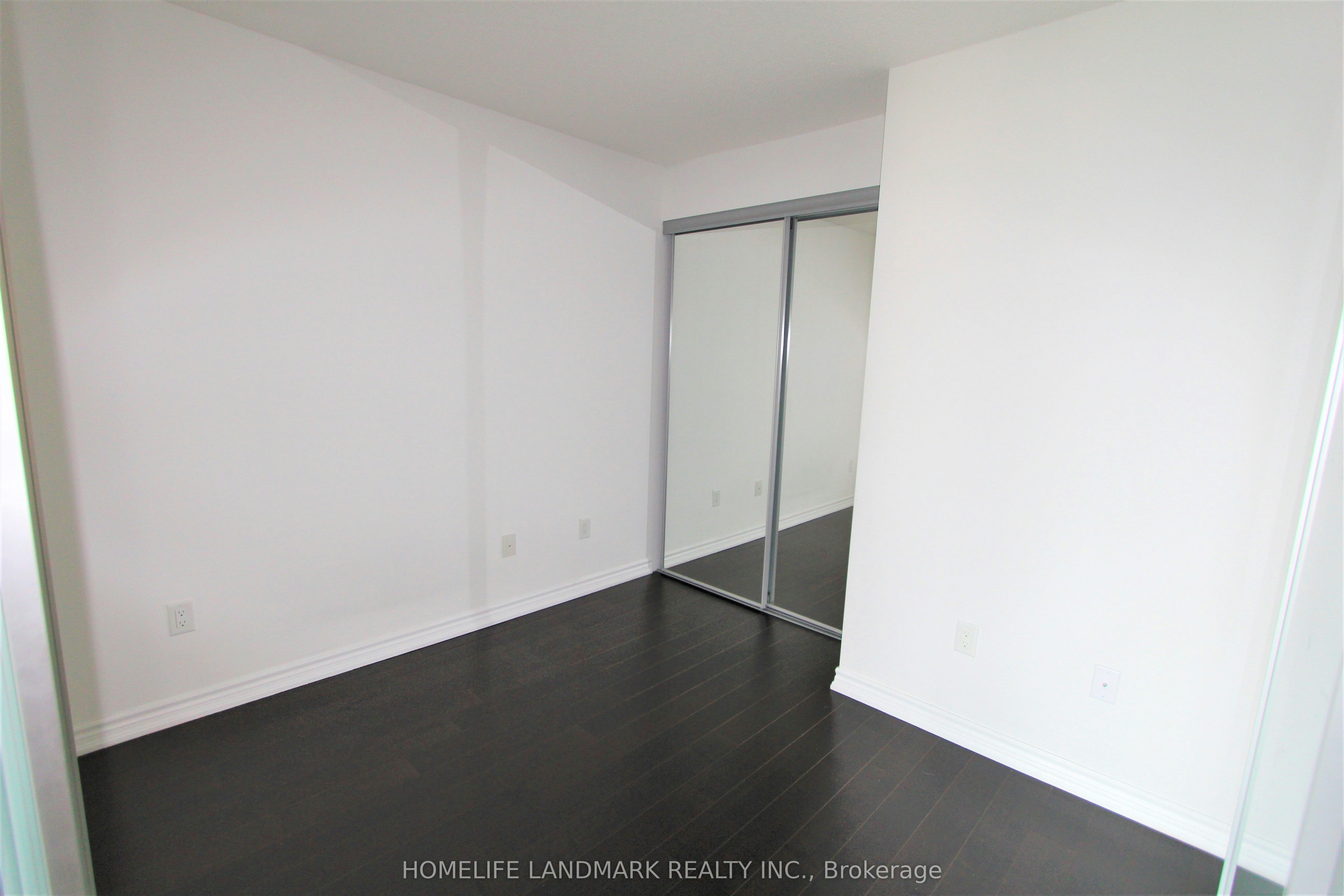 2106-386 Yonge Street, Toronto, ON, M5B 0A5 - 4