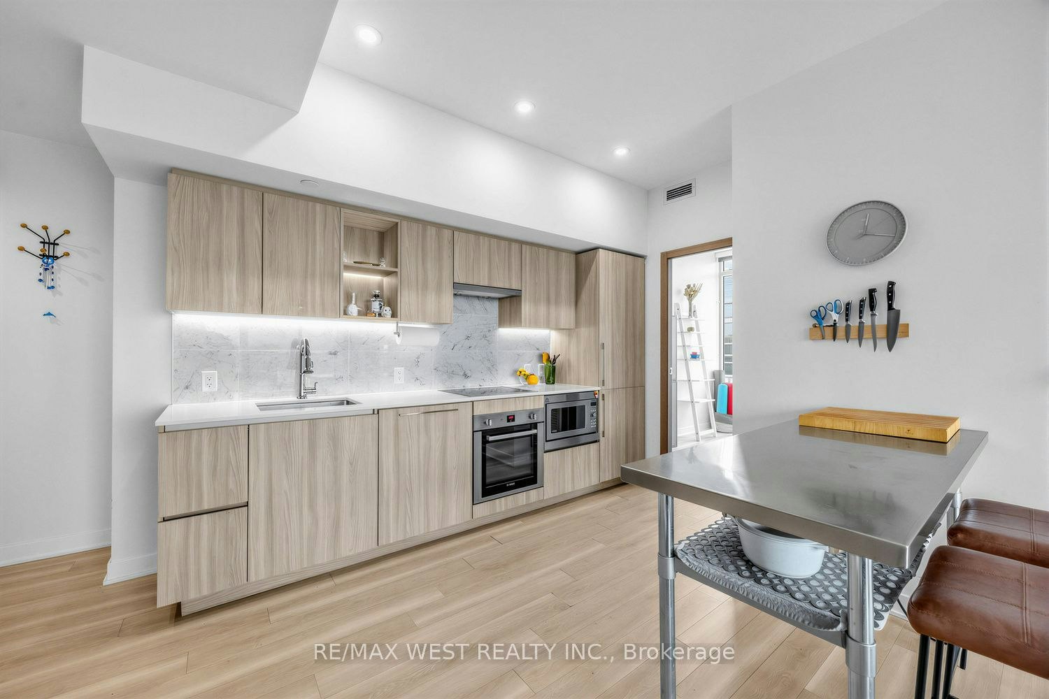 3806-17 Bathurst Street, Toronto, ON, M5V 1A5 - 4