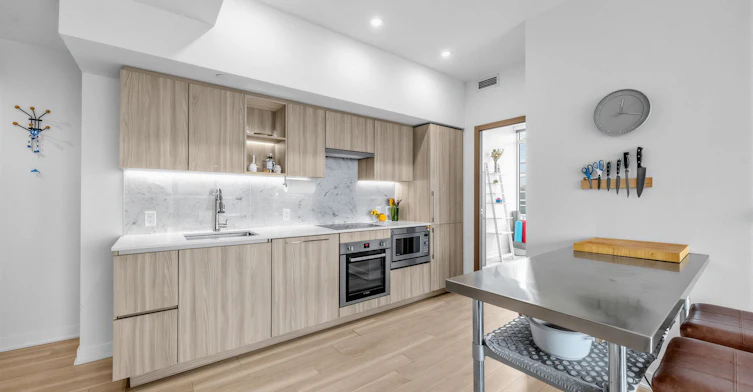 3806-17 Bathurst Street, Toronto, ON, M5V 1A5 - 4