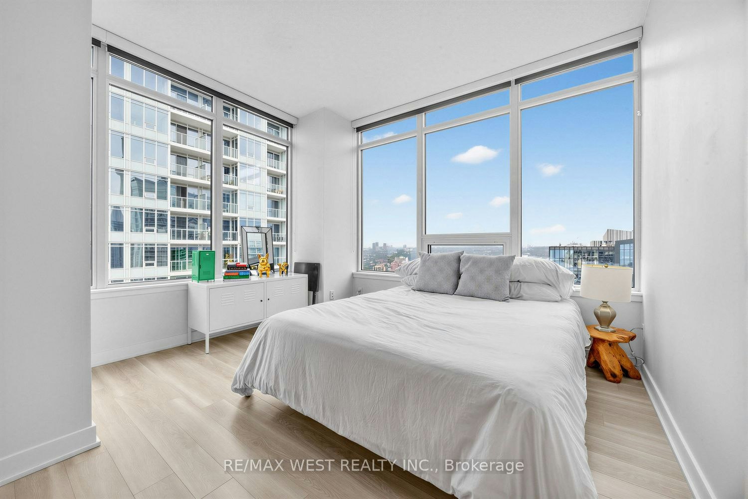 3806-17 Bathurst Street, Toronto, ON, M5V 1A5 - 11