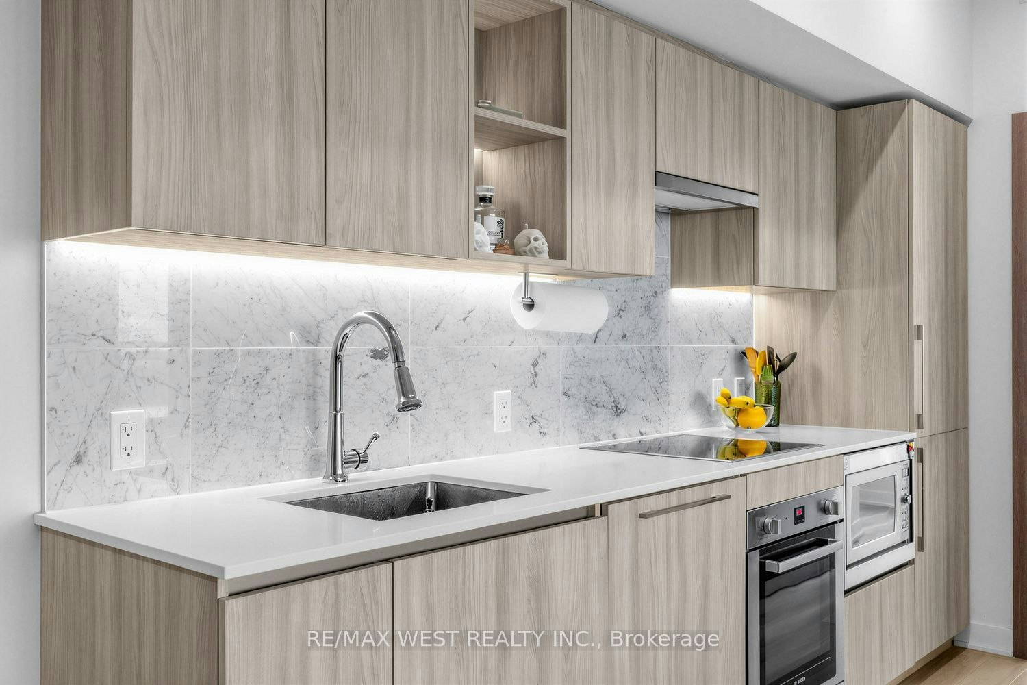 3806-17 Bathurst Street, Toronto, ON, M5V 1A5 - 5