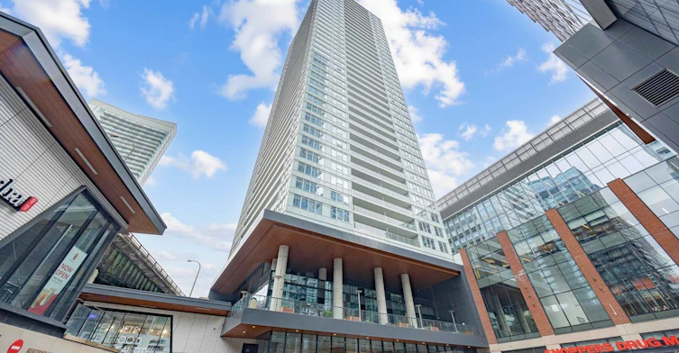 3806-17 Bathurst Street, Toronto, ON, M5V 1A5