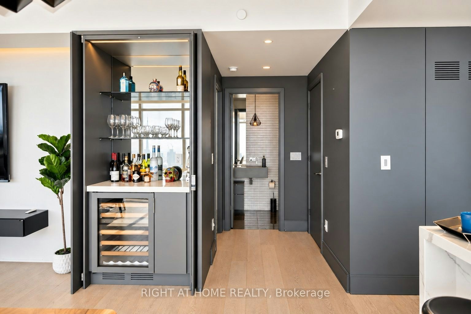 7304-1 Bloor East Street E, Toronto, ON, M4Y 2Z1 - 17