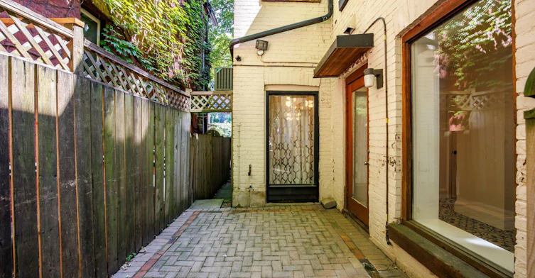 18 Draper Street, Toronto, ON, M5V 2M4 - 32