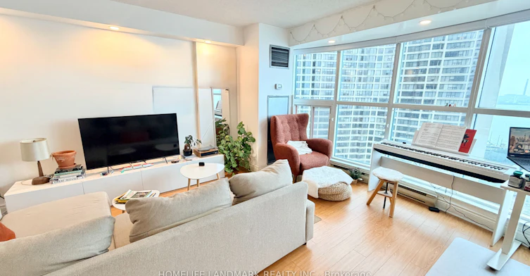 2405-99 Harbour Square, Toronto, ON, M5J 2H2 - 4