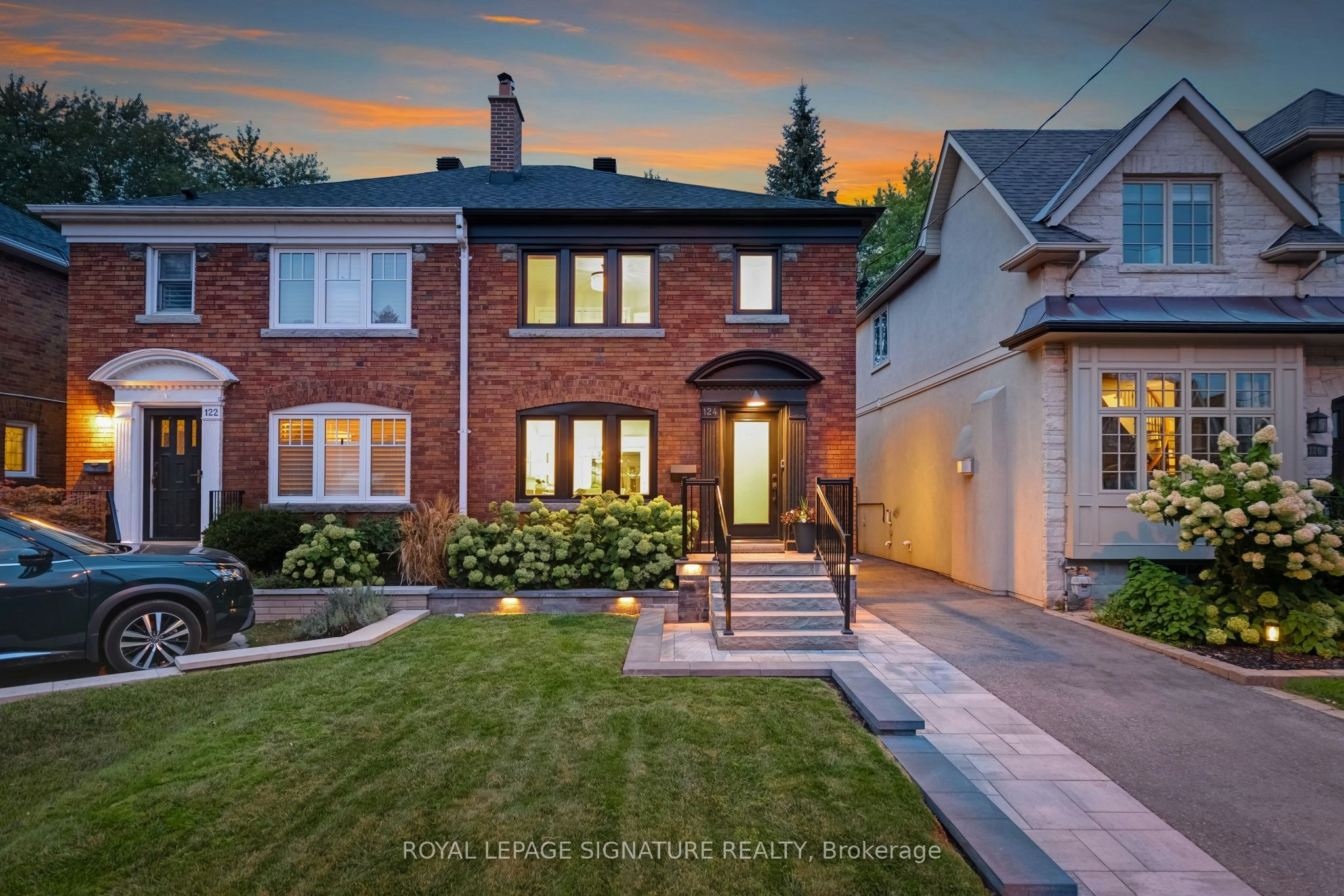 124 Donlea Drive, Toronto, ON, M4G 2M5