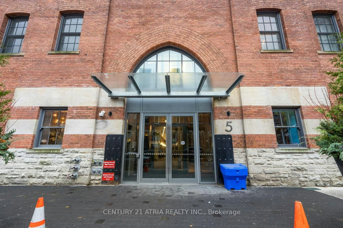 207-5 St Joseph Street, Toronto, ON, M4Y 1J6 - 2