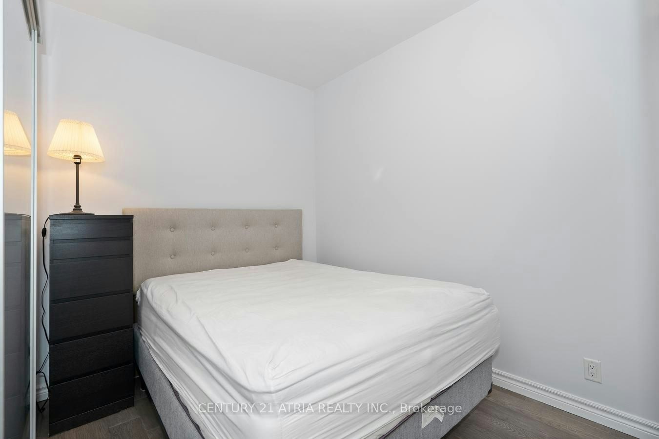 207-5 St Joseph Street, Toronto, ON, M4Y 1J6 - 8