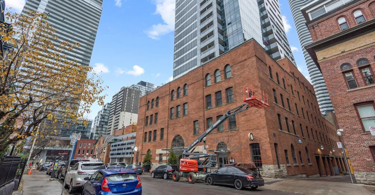 207-5 St Joseph Street, Toronto, ON, M4Y 1J6