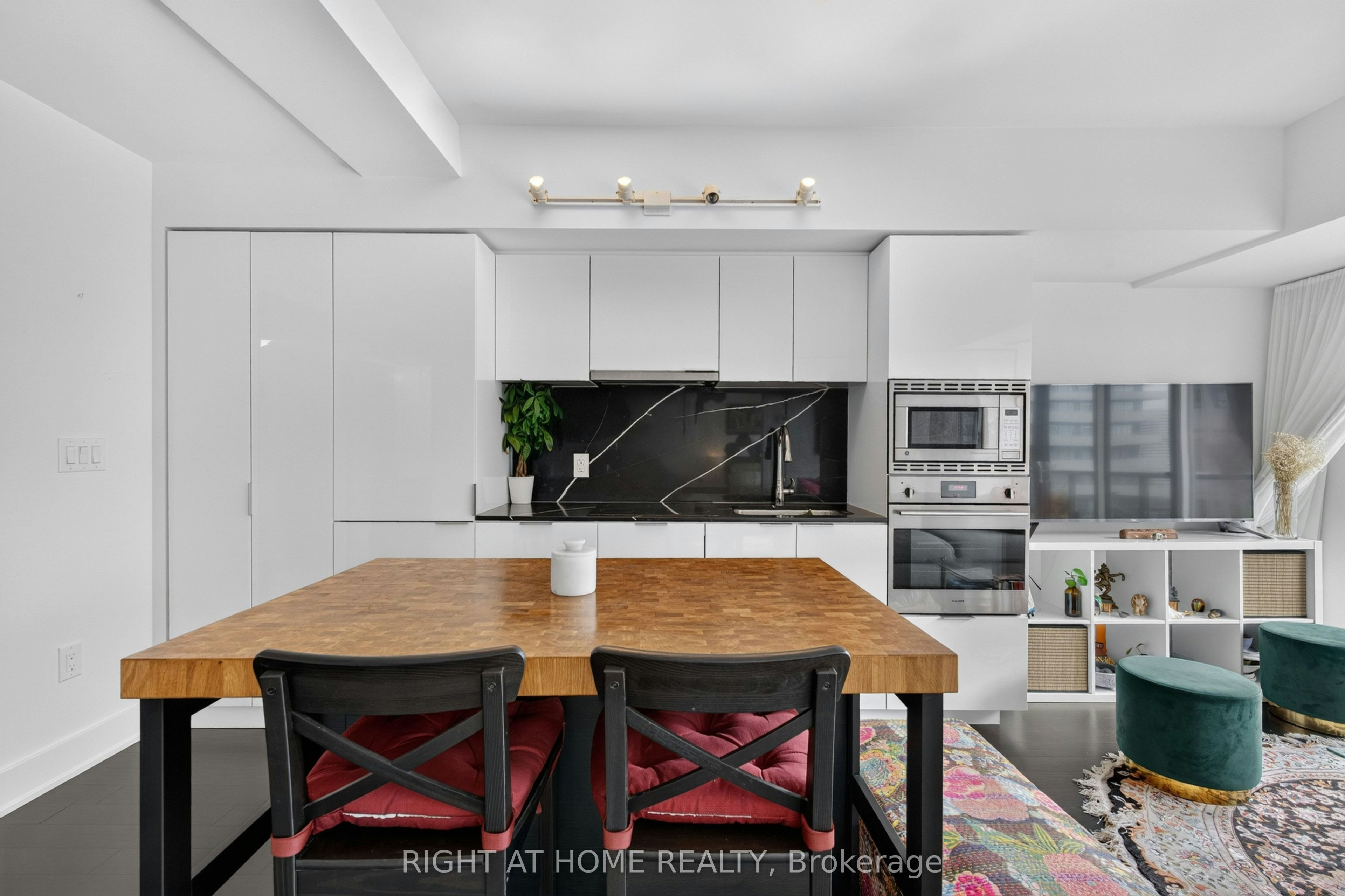 1809-955 Bay Street, Toronto, ON, M5S 0C6