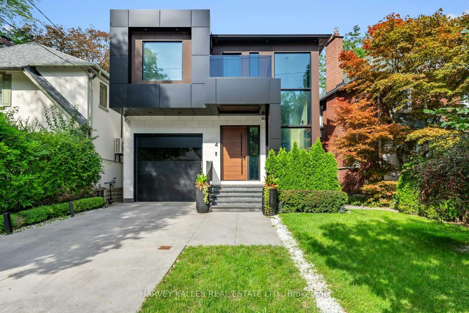 4 Douglas Crescent, Toronto, ON, M4W 2E7