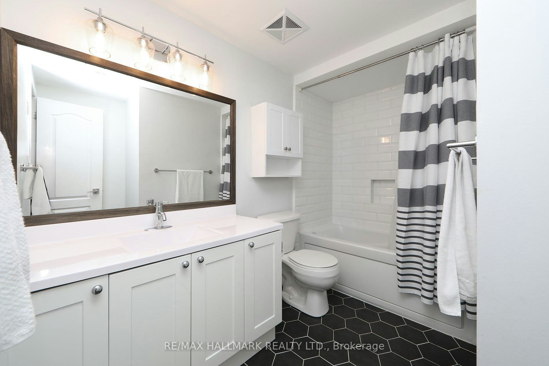 Th 10-78 Carr Street, Toronto, ON, M5T 1B7 - 20