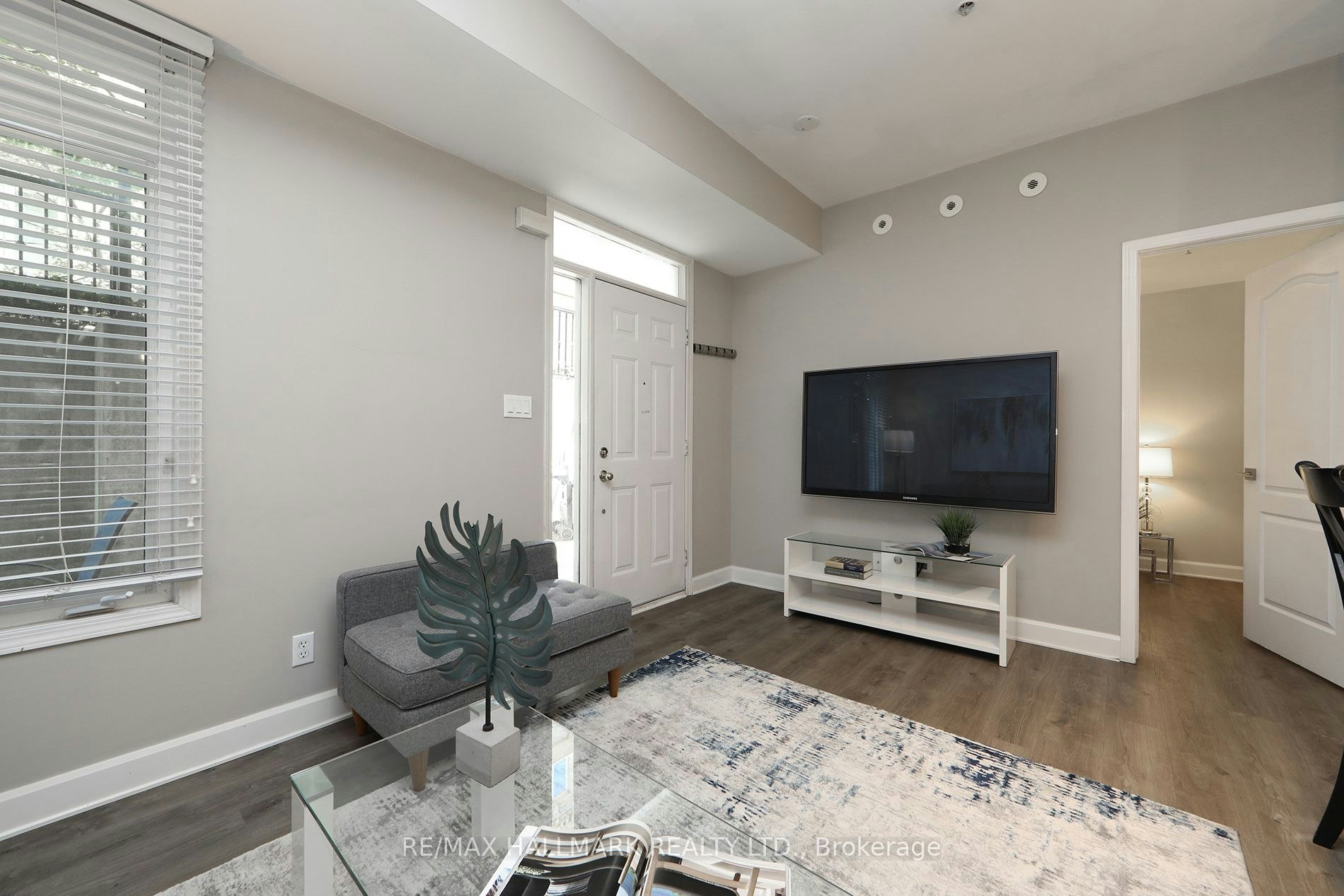 Th 10-78 Carr Street, Toronto, ON, M5T 1B7 - 7