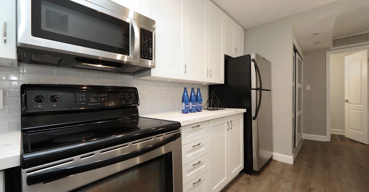 Th 10-78 Carr Street, Toronto, ON, M5T 1B7 - 14