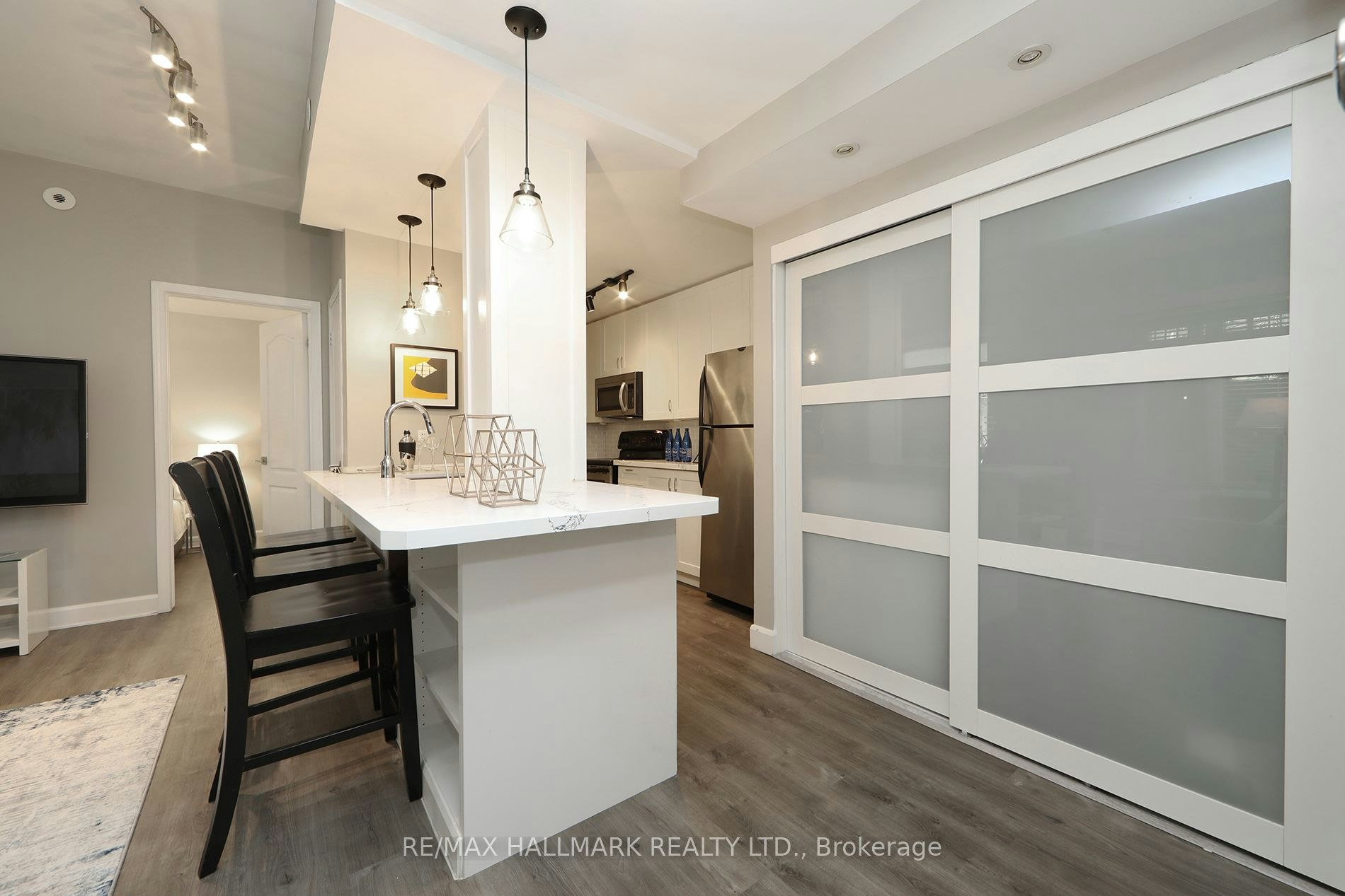 Th 10-78 Carr Street, Toronto, ON, M5T 1B7 - 12