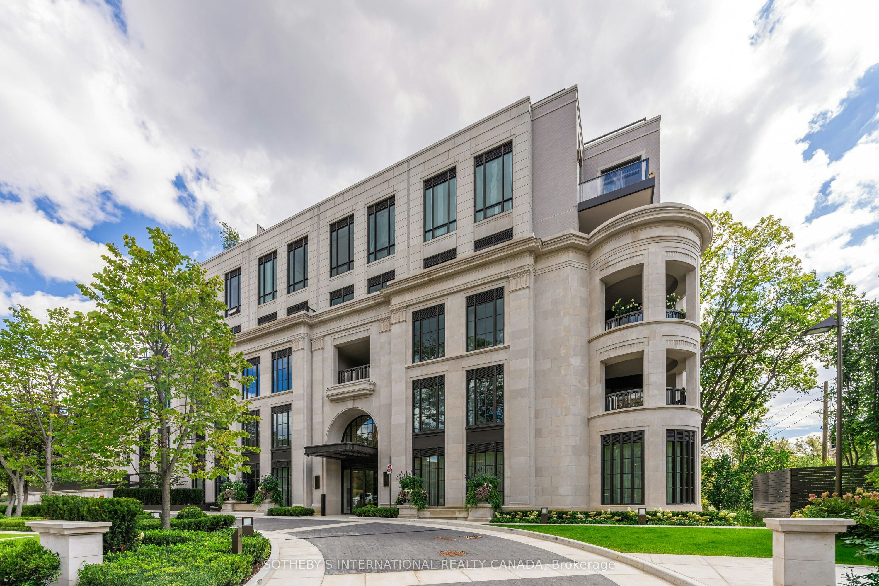 202-77 Clarendon Avenue, Toronto, ON, M4V 0B8