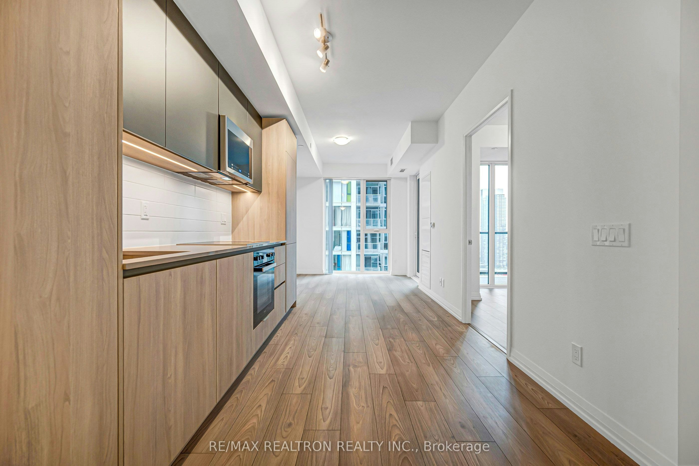 2212-400 King Street W, Toronto, ON, M5V 0X8 - 11