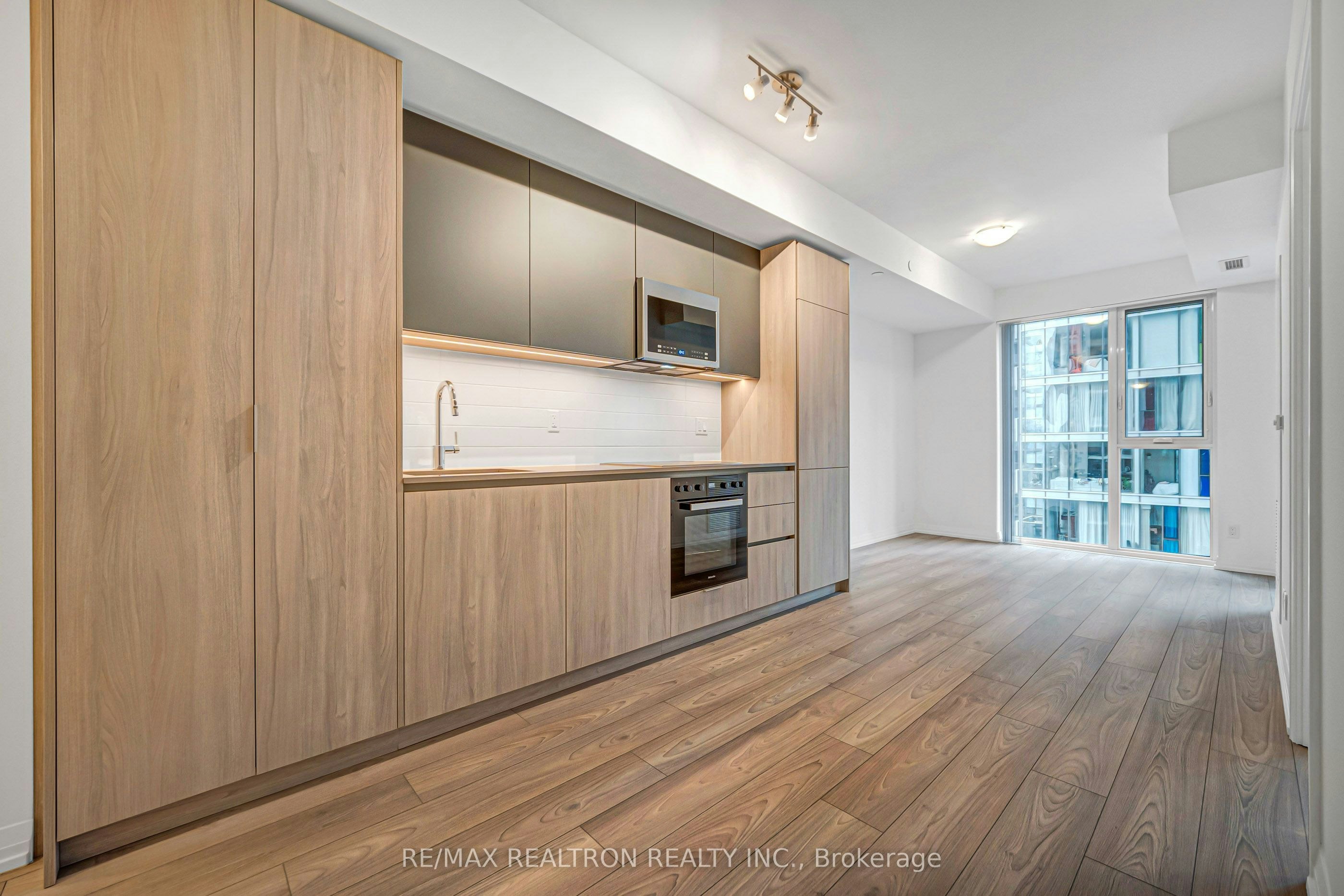 2212-400 King Street W, Toronto, ON, M5V 0X8 - 13