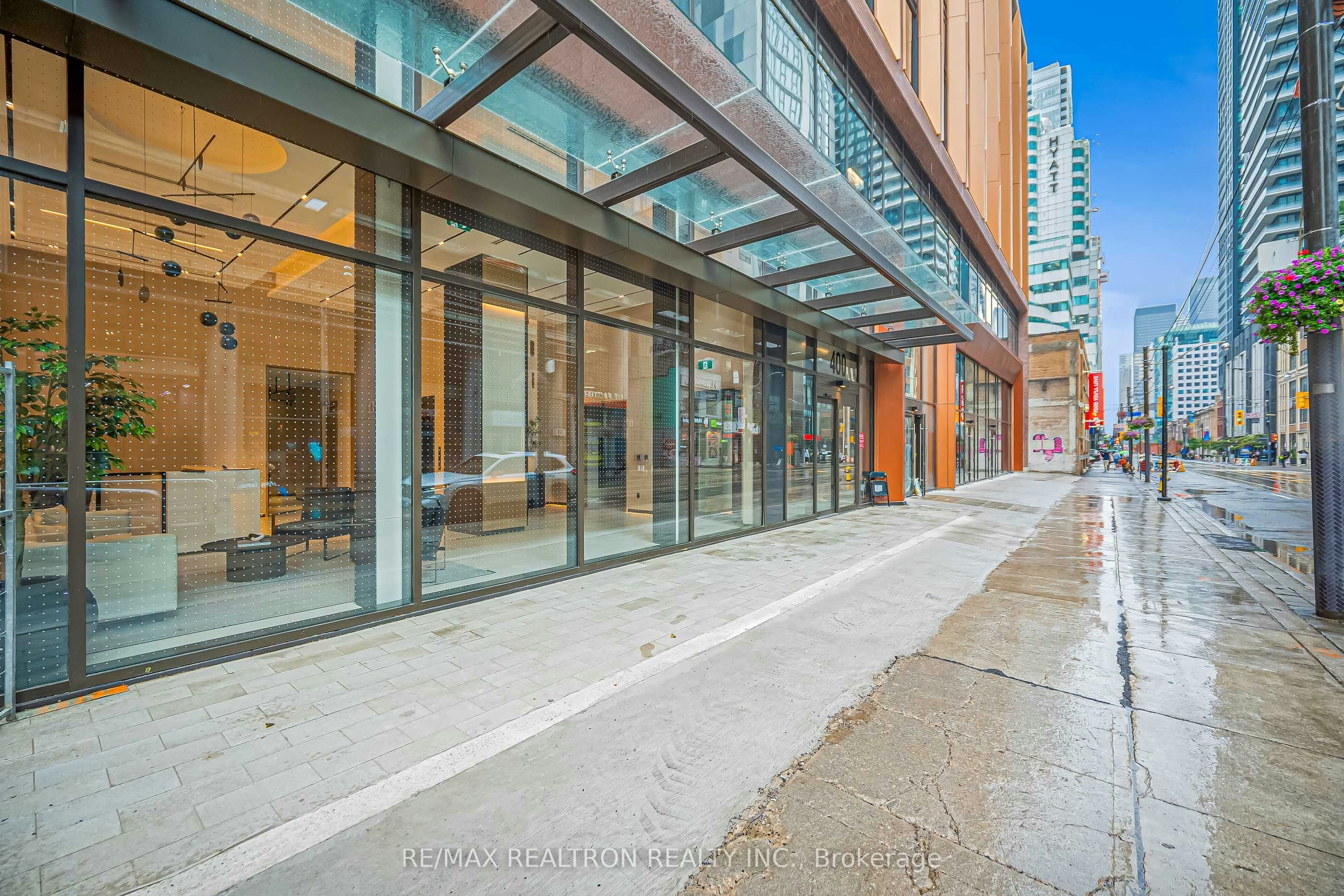 2212-400 King Street W, Toronto, ON, M5V 0X8 - 4
