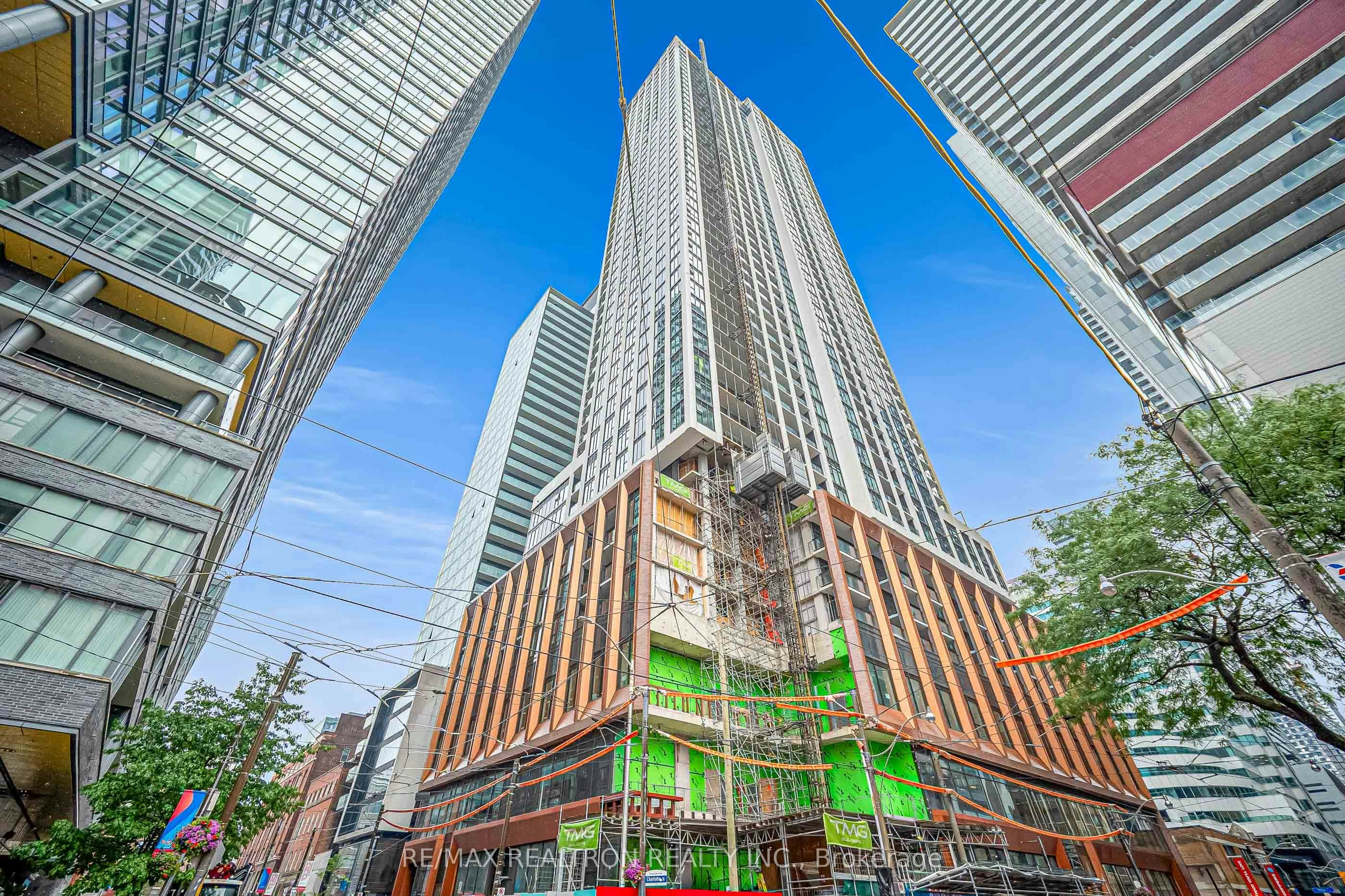 2212-400 King Street W, Toronto, ON, M5V 0X8