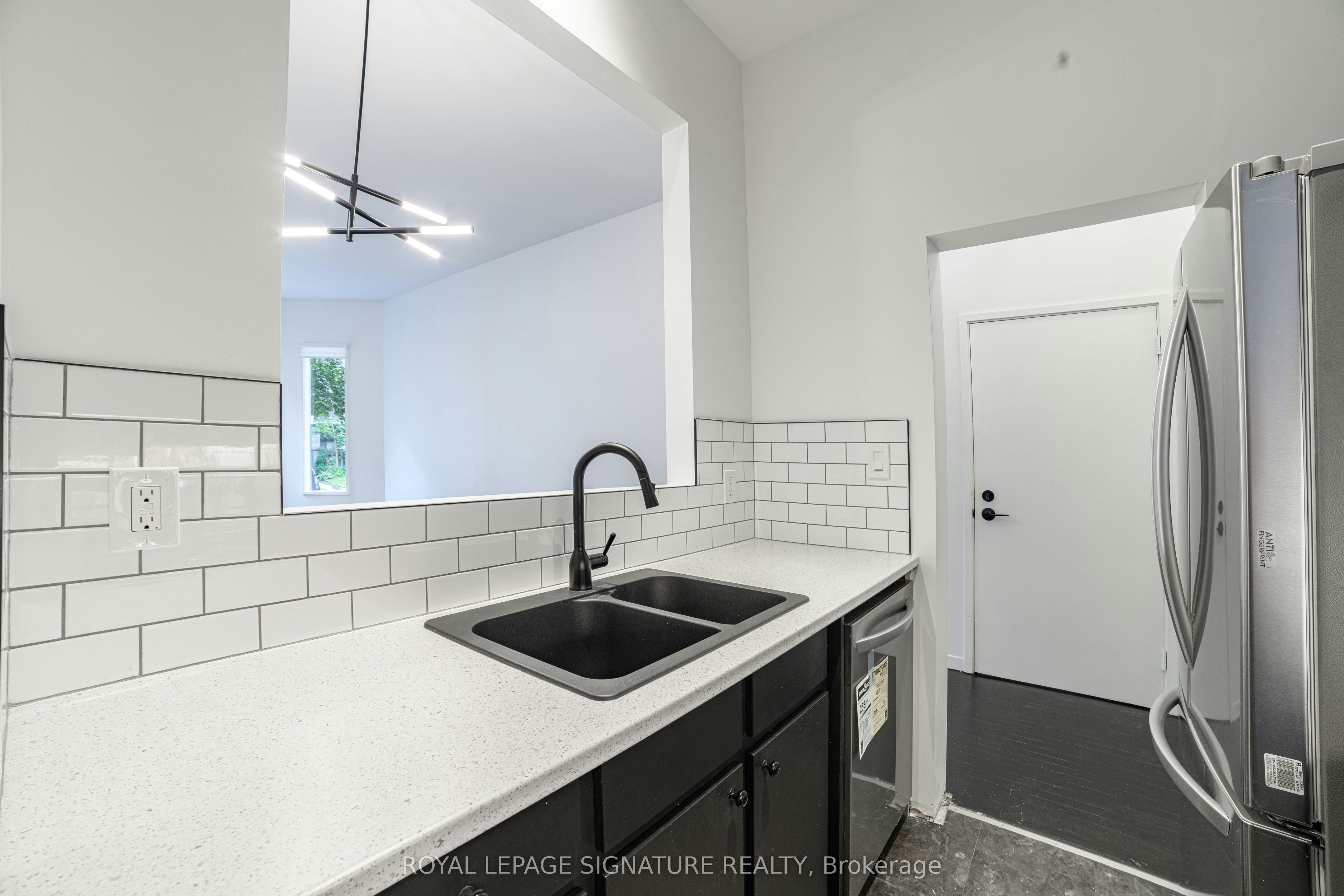 Main-103 Gloucester Street, Toronto, ON, M4Y 1M2 - 8
