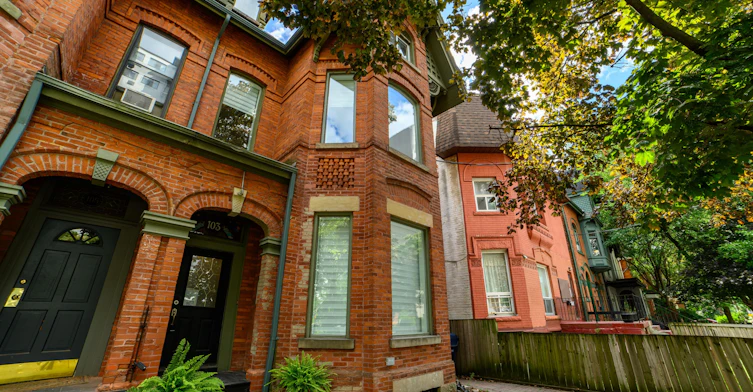 Main-103 Gloucester Street, Toronto, ON, M4Y 1M2