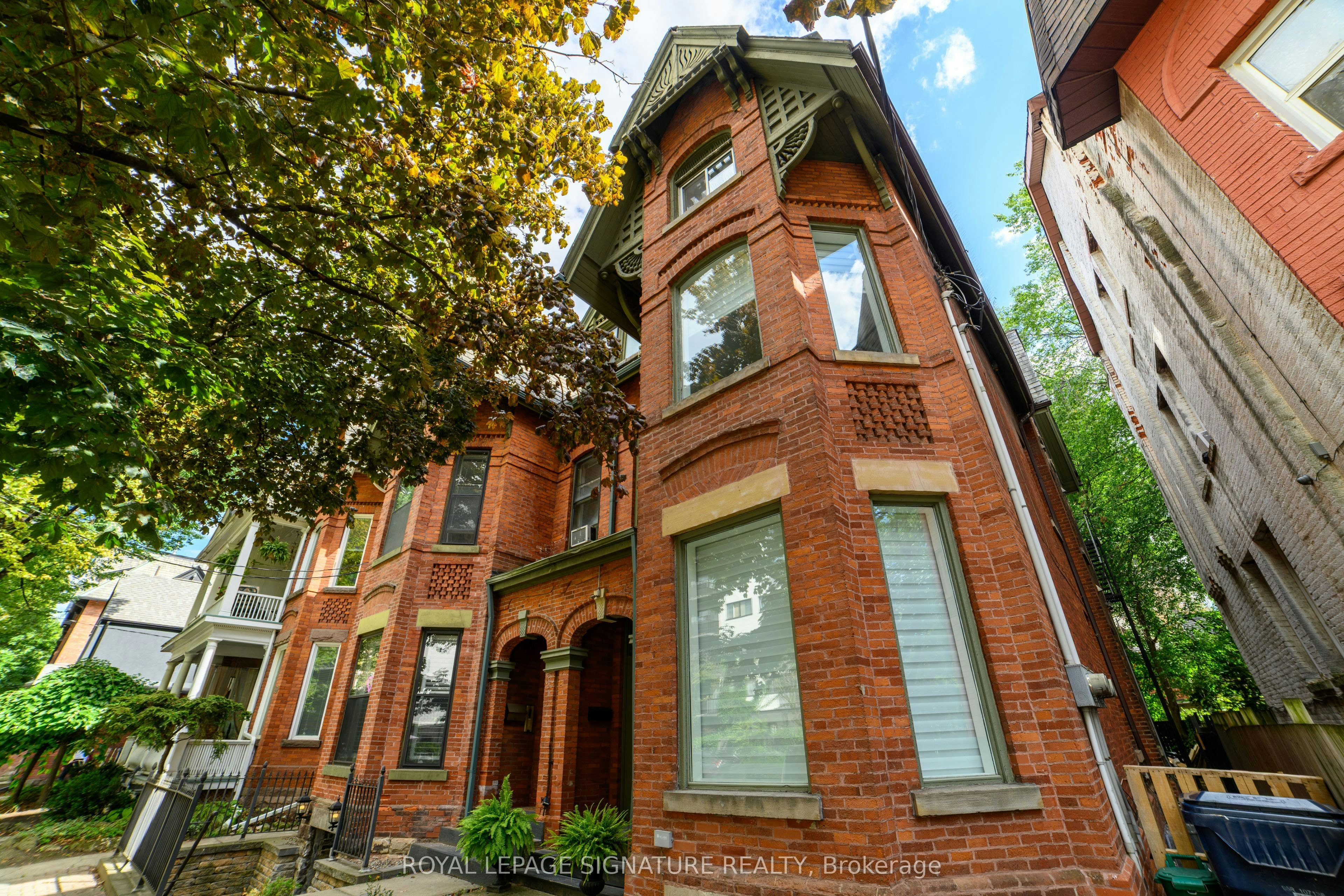 Main-103 Gloucester Street, Toronto, ON, M4Y 1M2 - 2