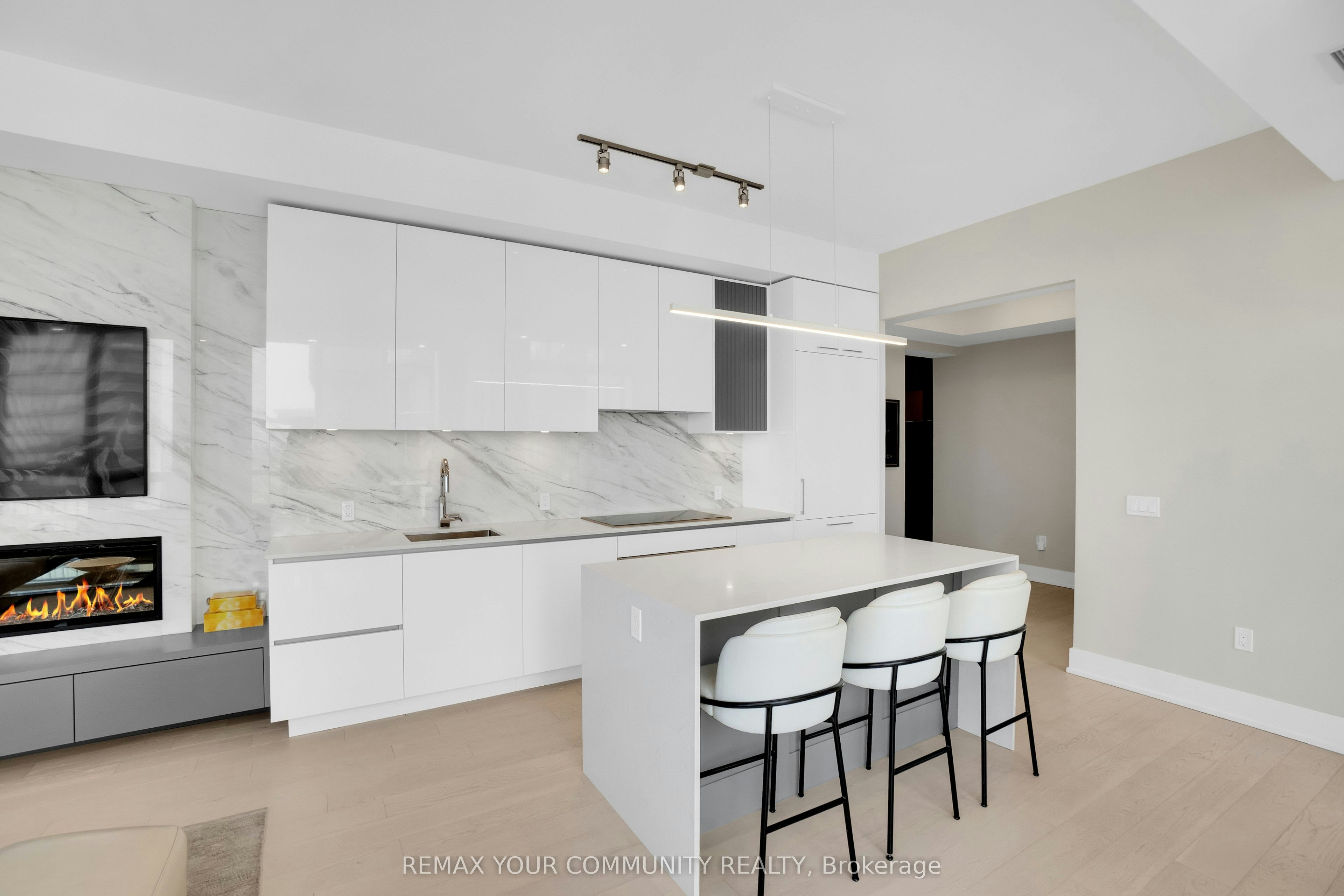 5405-1 Yorkville Avenue, Toronto, ON, M4W 0B1 - 10