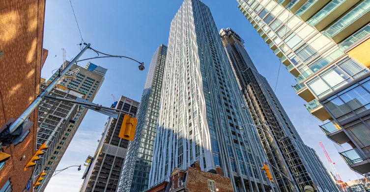 5405-1 Yorkville Avenue, Toronto, ON, M4W 0B1 - 3