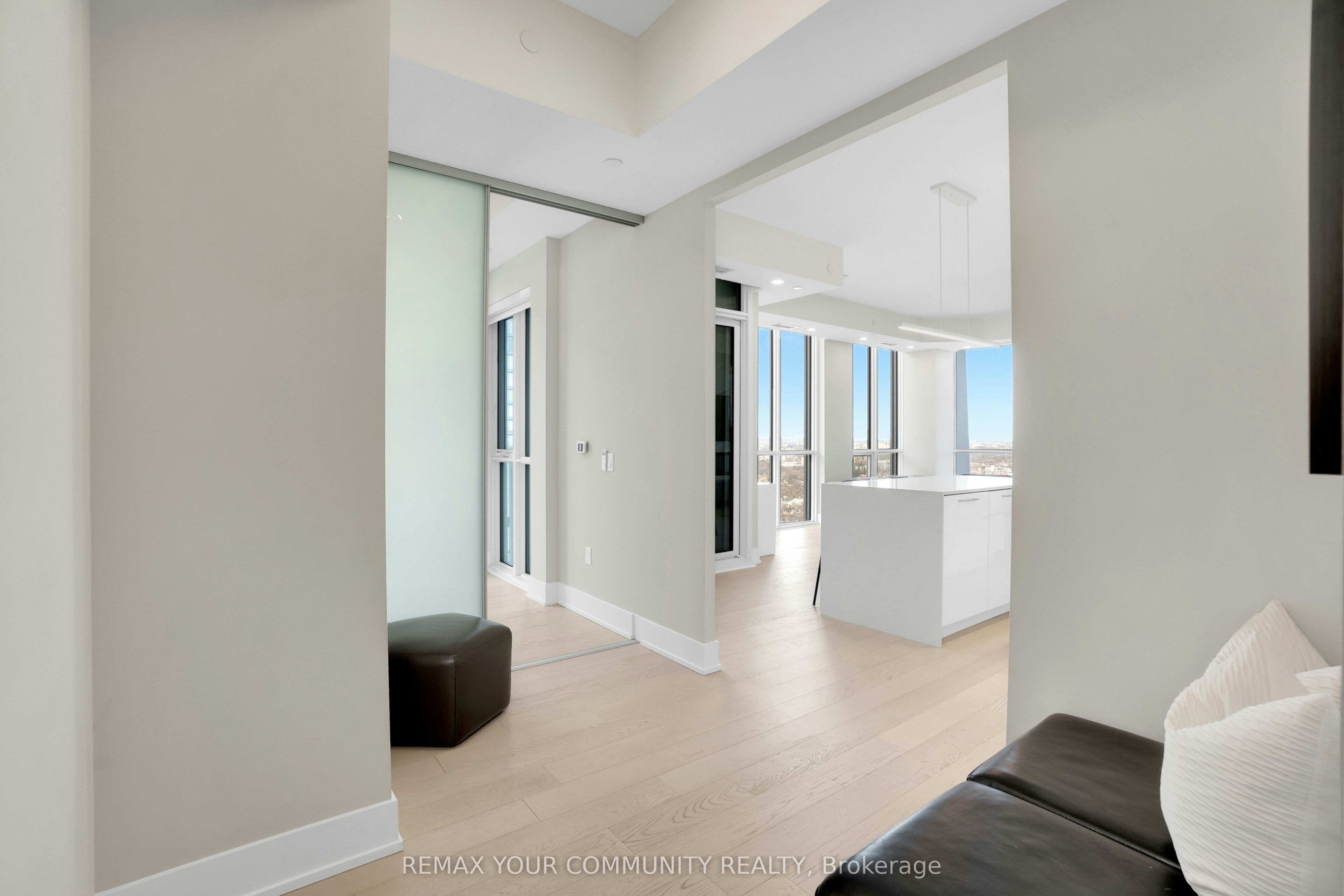 5405-1 Yorkville Avenue, Toronto, ON, M4W 0B1 - 7