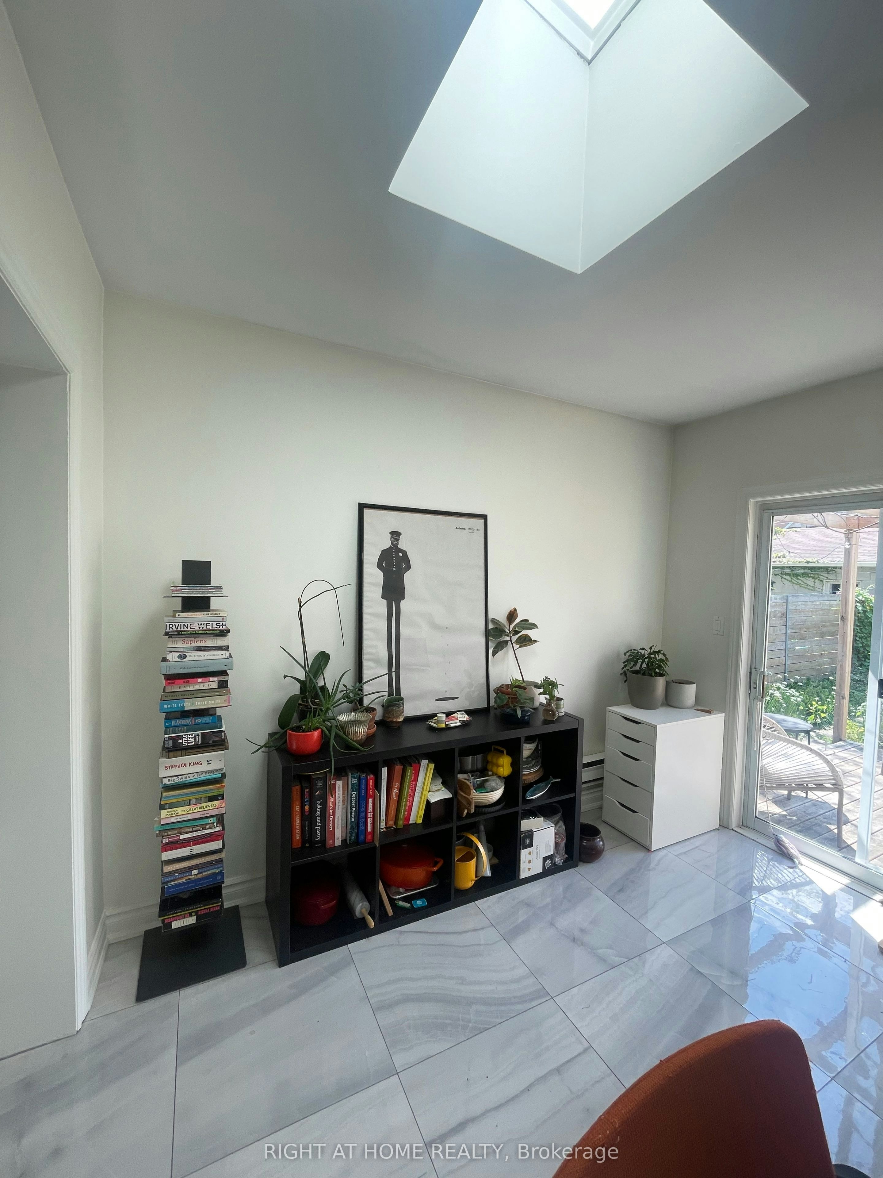 Unit 1-430 Brock Avenue, Toronto, ON, M6H 3N3 - 9