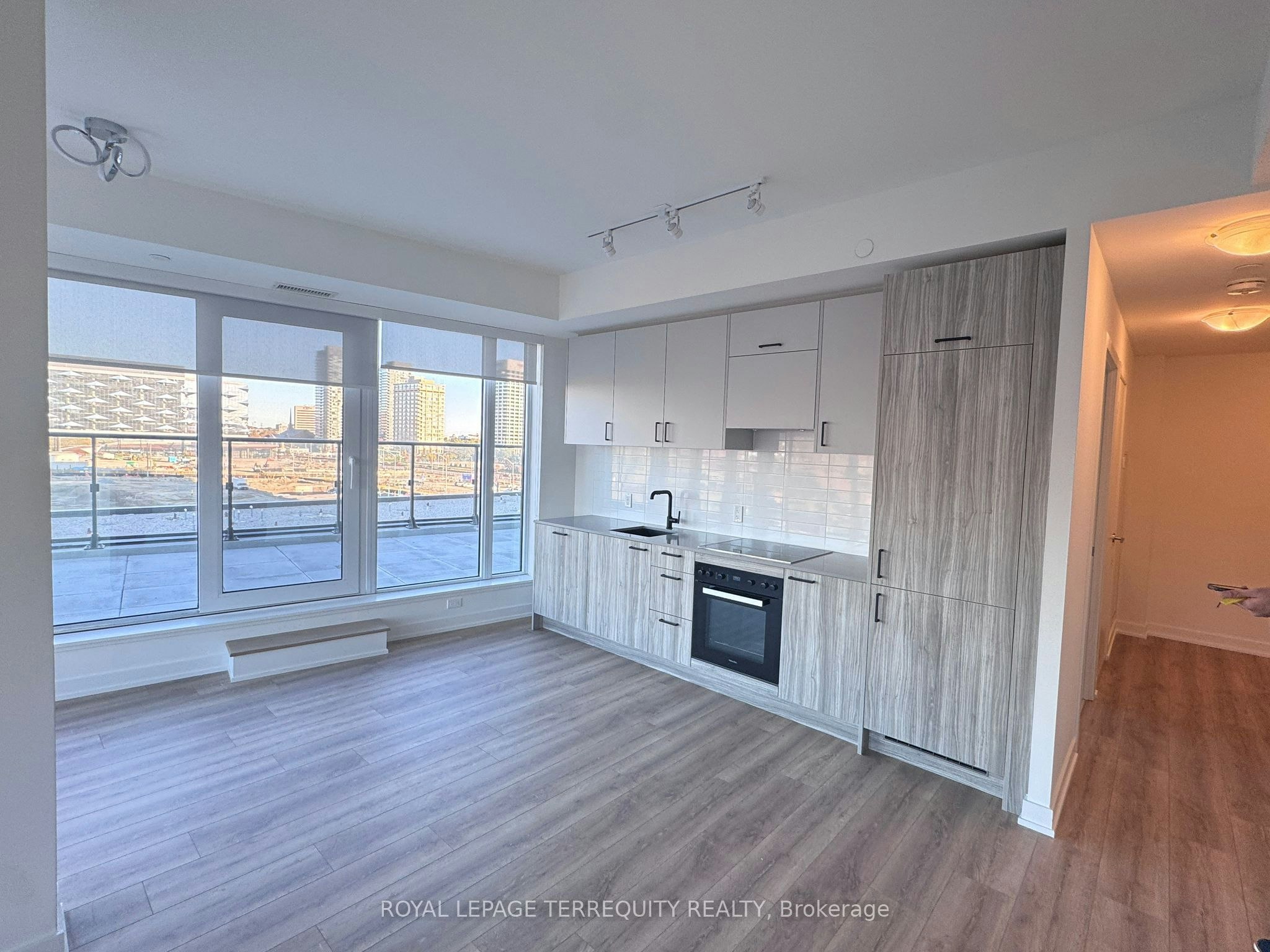 521-1 Kyle Lowry Road, Toronto, ON, M3C 0C6 - 9