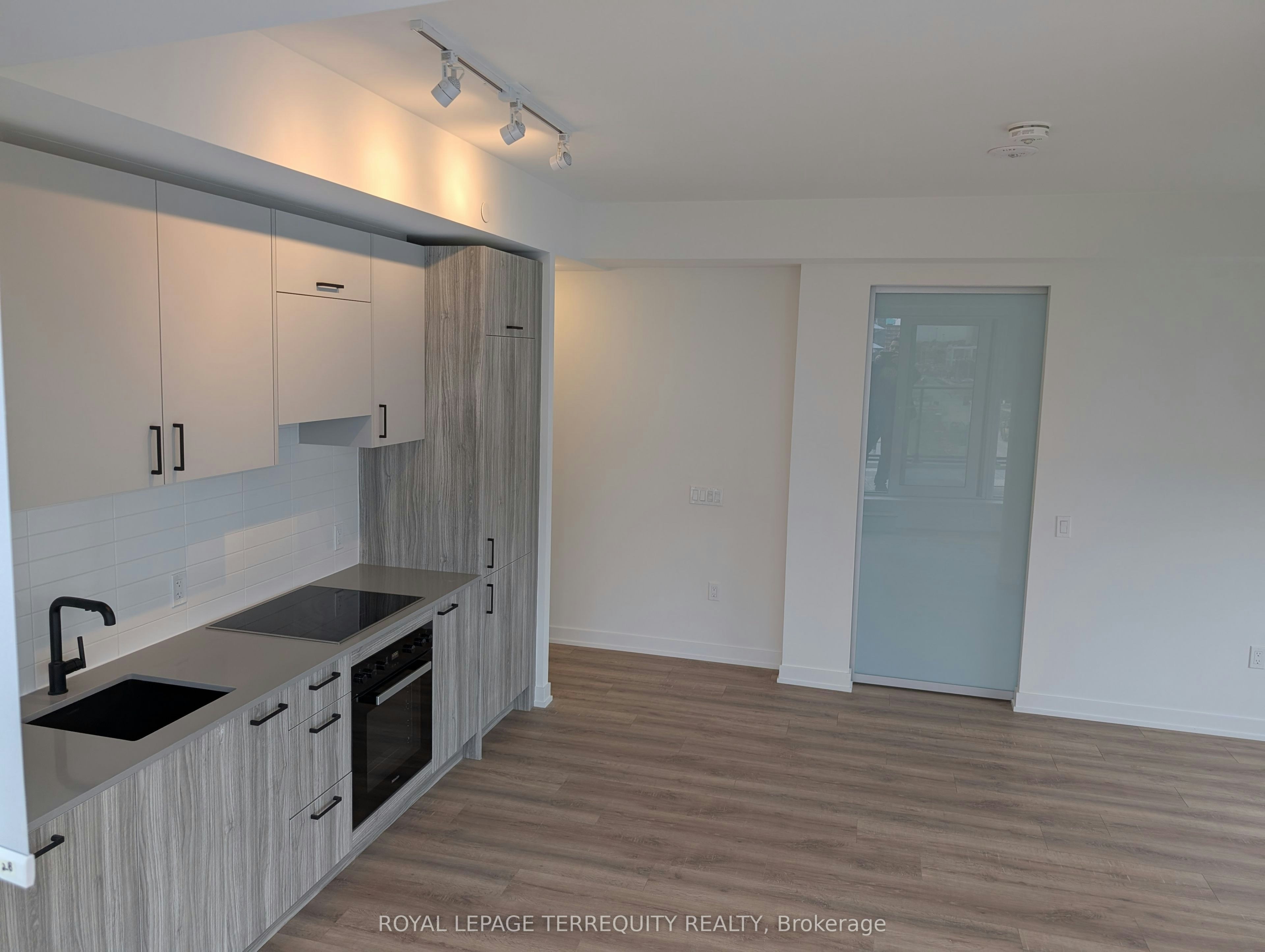 521-1 Kyle Lowry Road, Toronto, ON, M3C 0C6 - 11