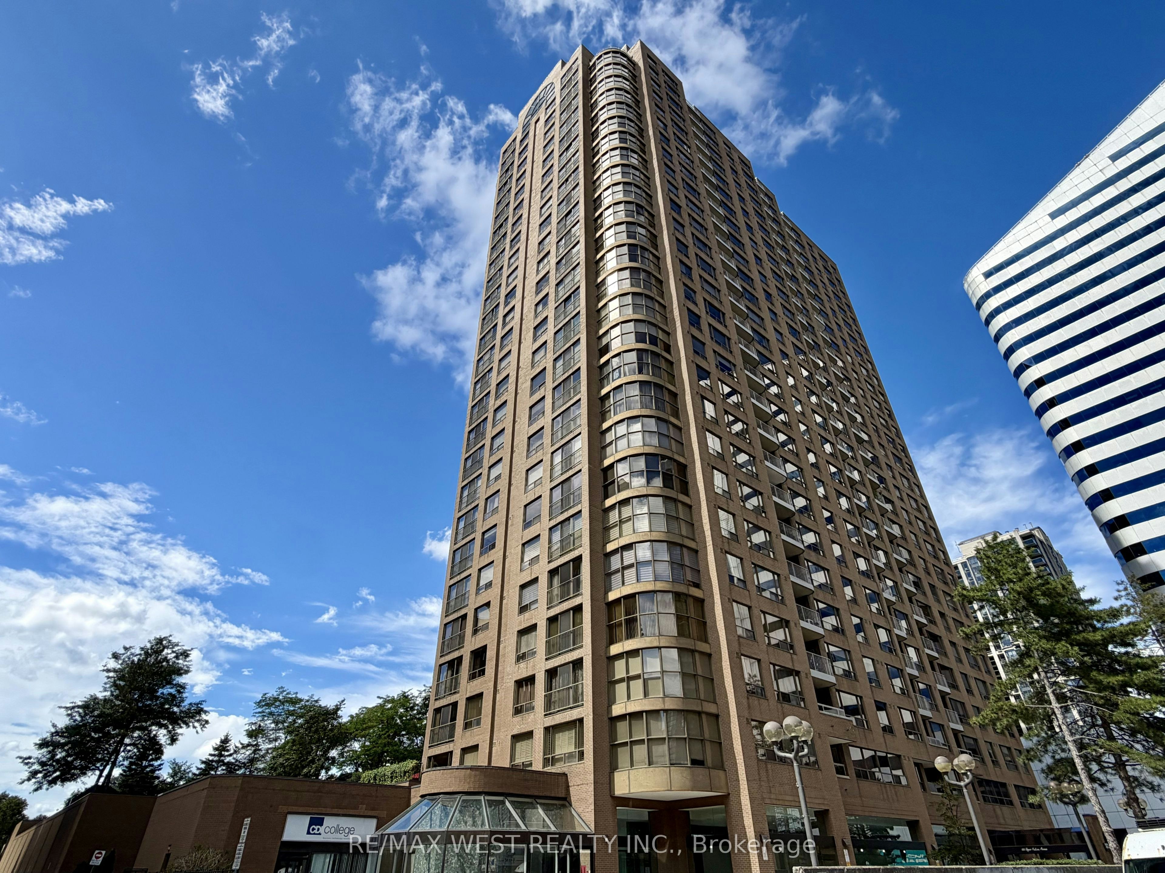 2405-100 Upper Madison Avenue, Toronto, ON, M2N 6M4